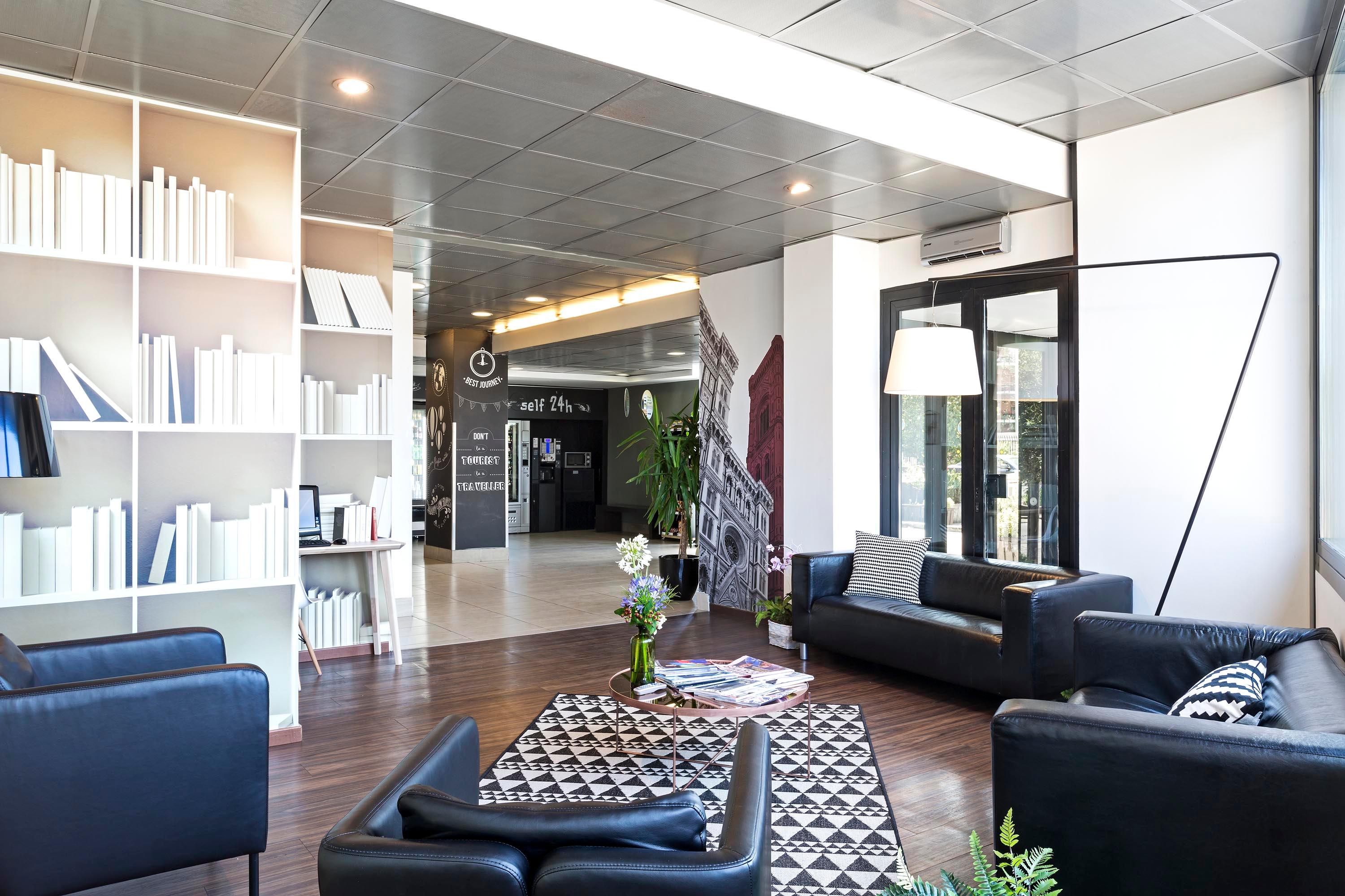 Vista Lobby B&B Hotel Firenze Novoli