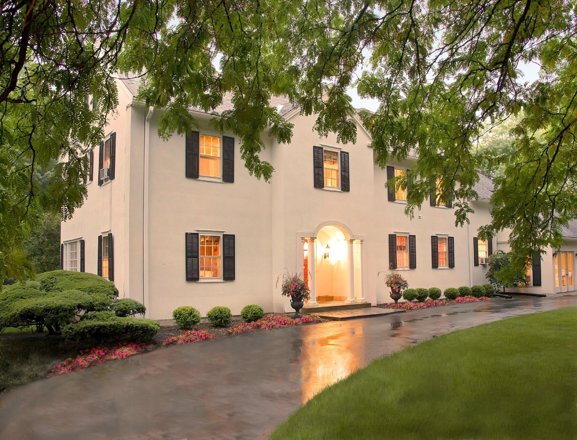 Varios 10 Fitch Luxurious Romantic Inn