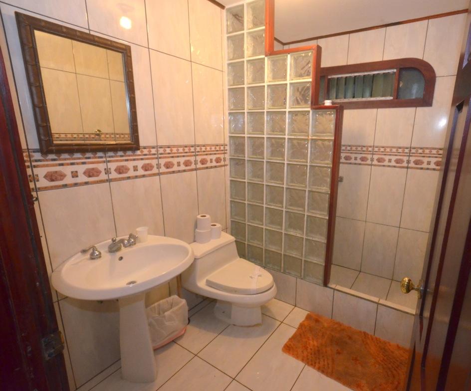 Baño Hotel Marea Brava