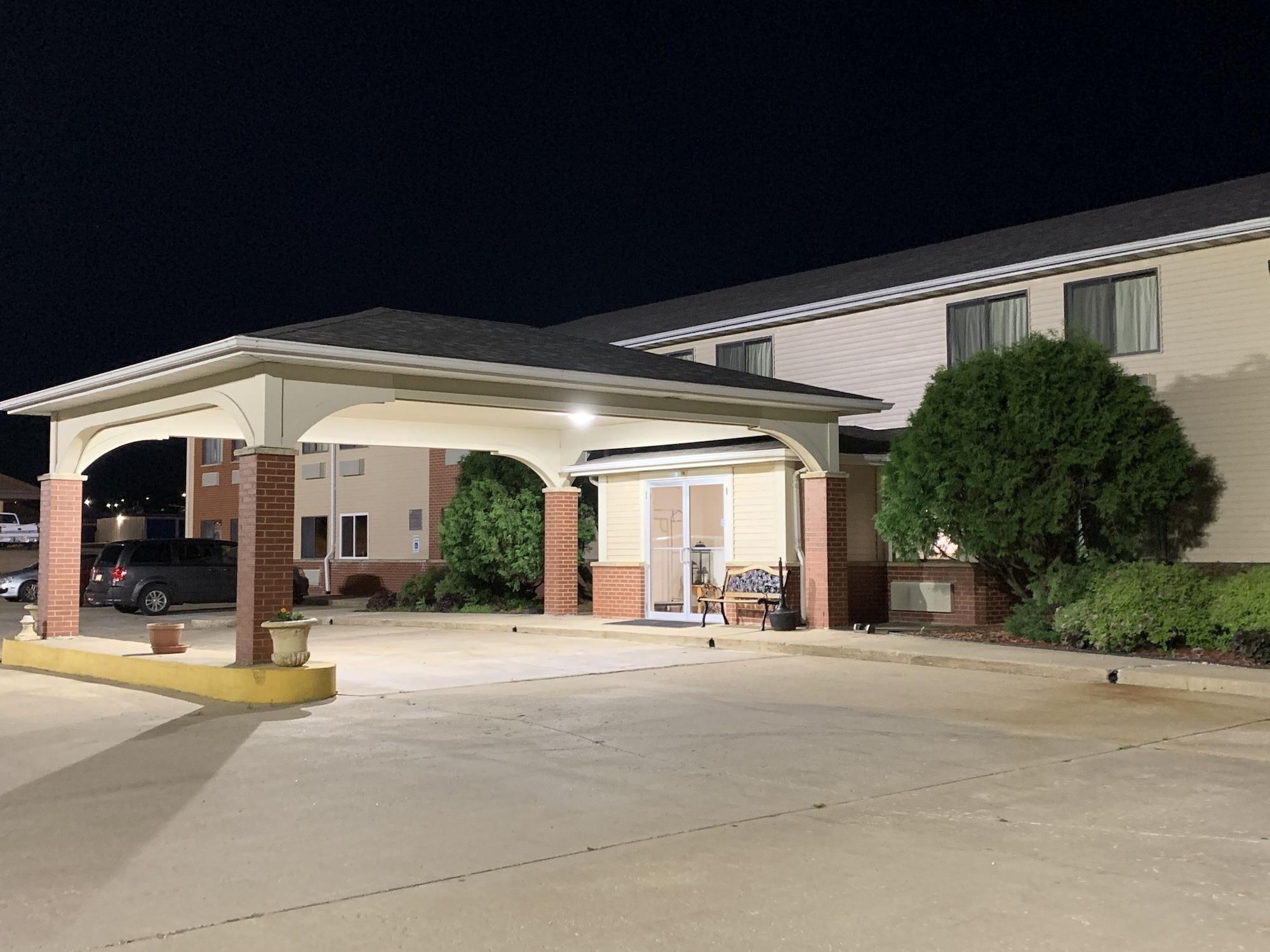 Vista Exterior Designer Inn & Suites