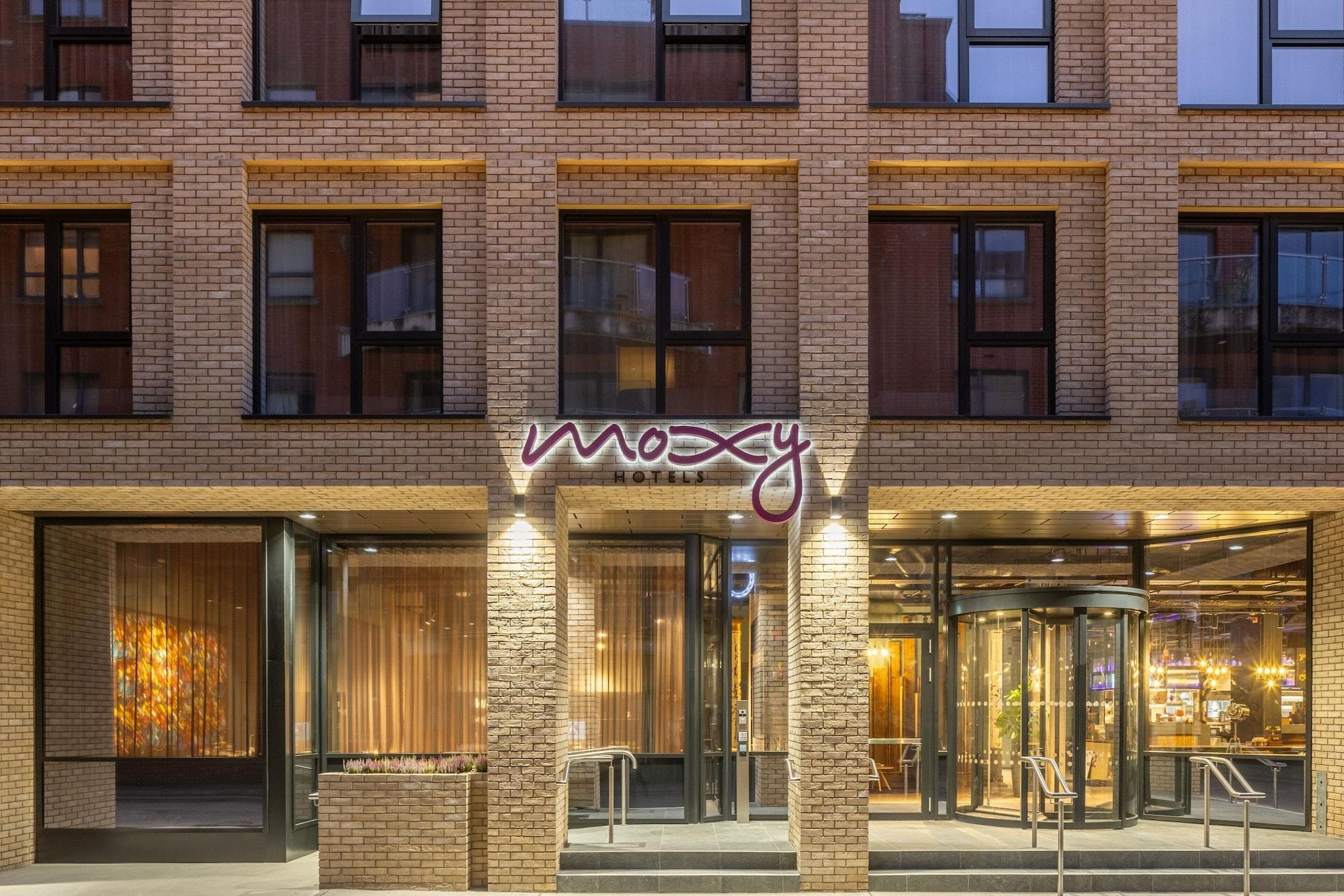 Vista Exterior Moxy Cork
