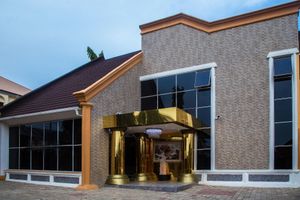 Alojamiento - E-Suite Hotel