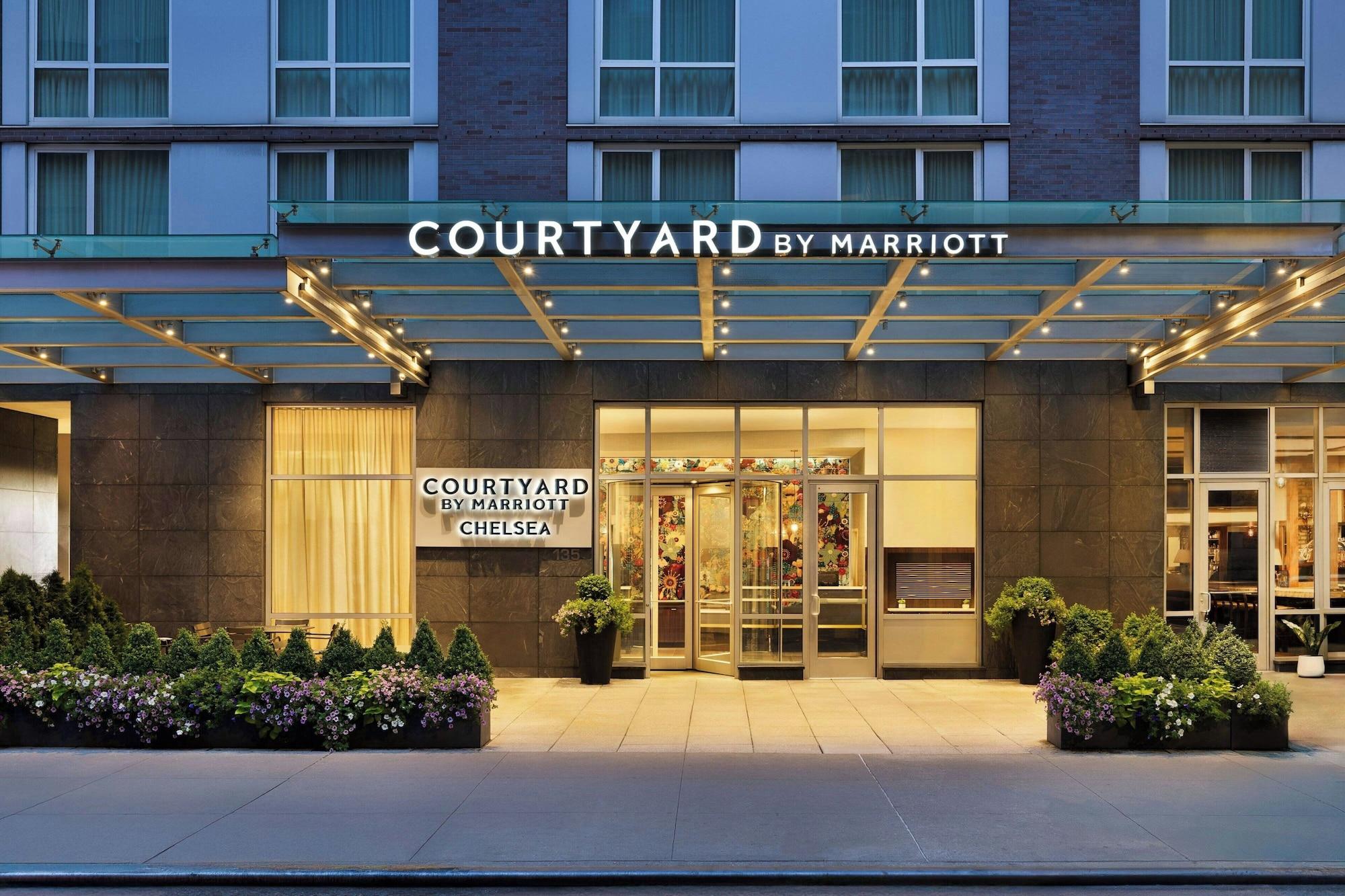 Vista Exterior Courtyard by Marriott New York Manhattan / Chelsea