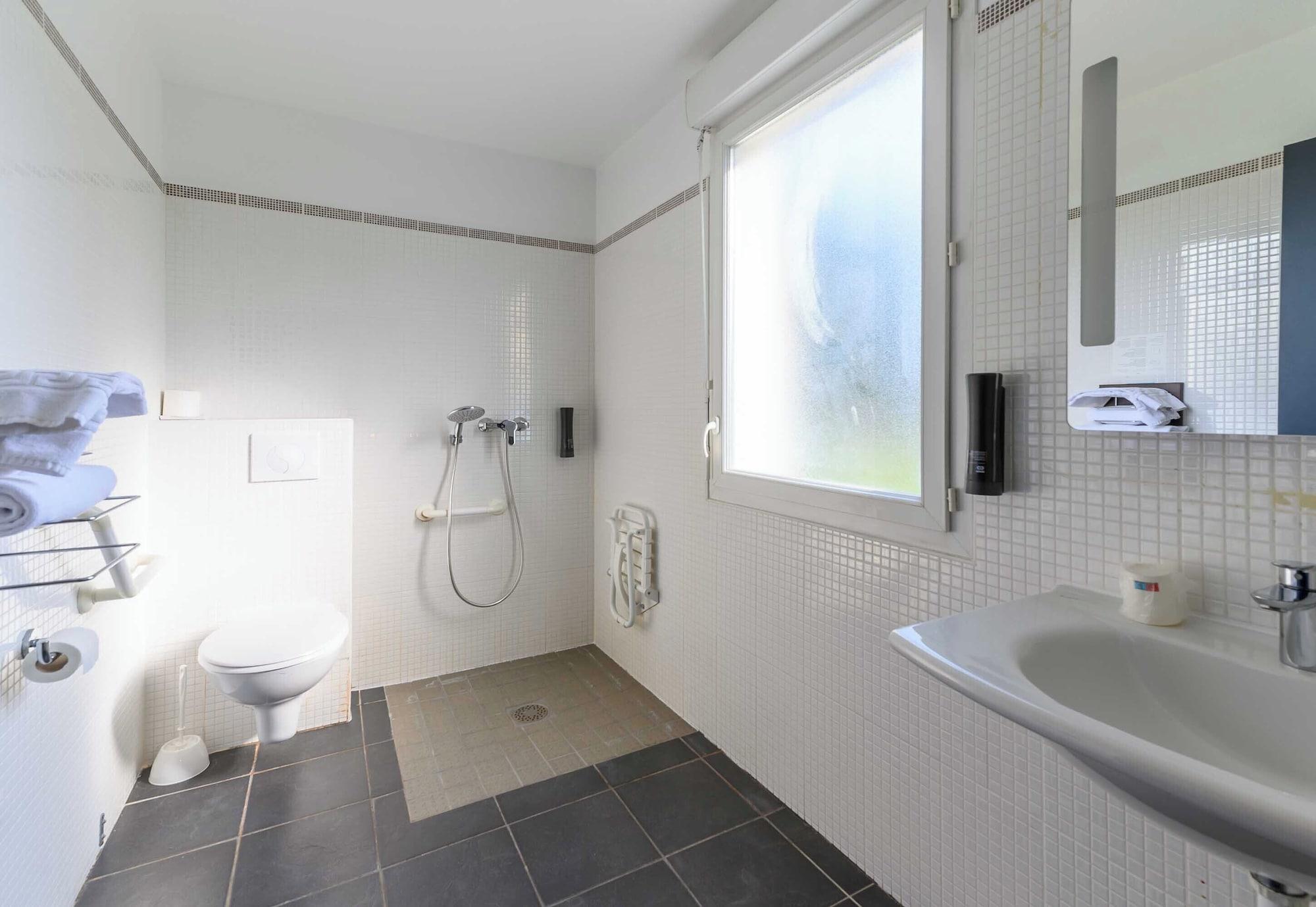 Variados (as) B&B HOTEL Compiègne Thourotte