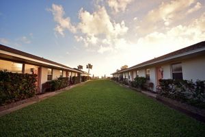 Alojamiento - Surf Studio Beach Resort