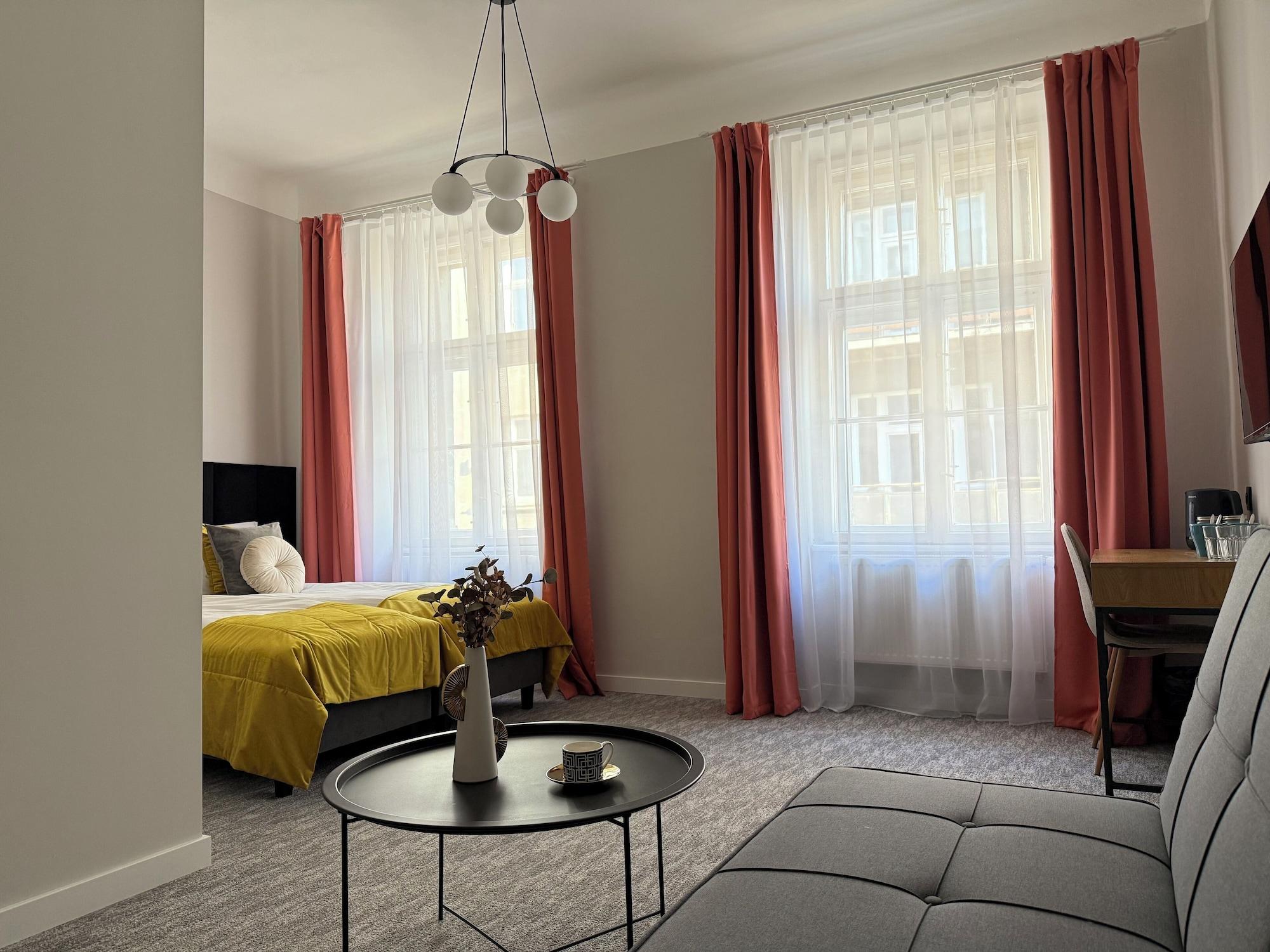 Varios Milla Apartments