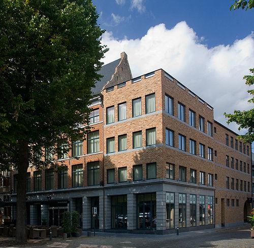 Varios Hotel Van Eyck