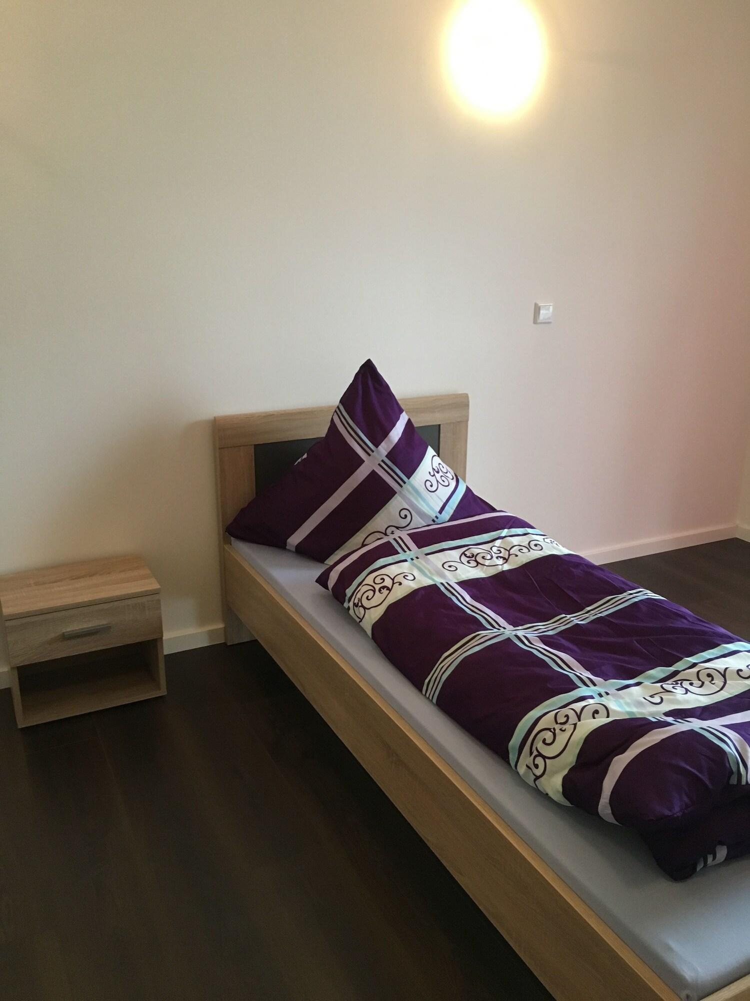 Set de Habitación Stundenhotel Krieger