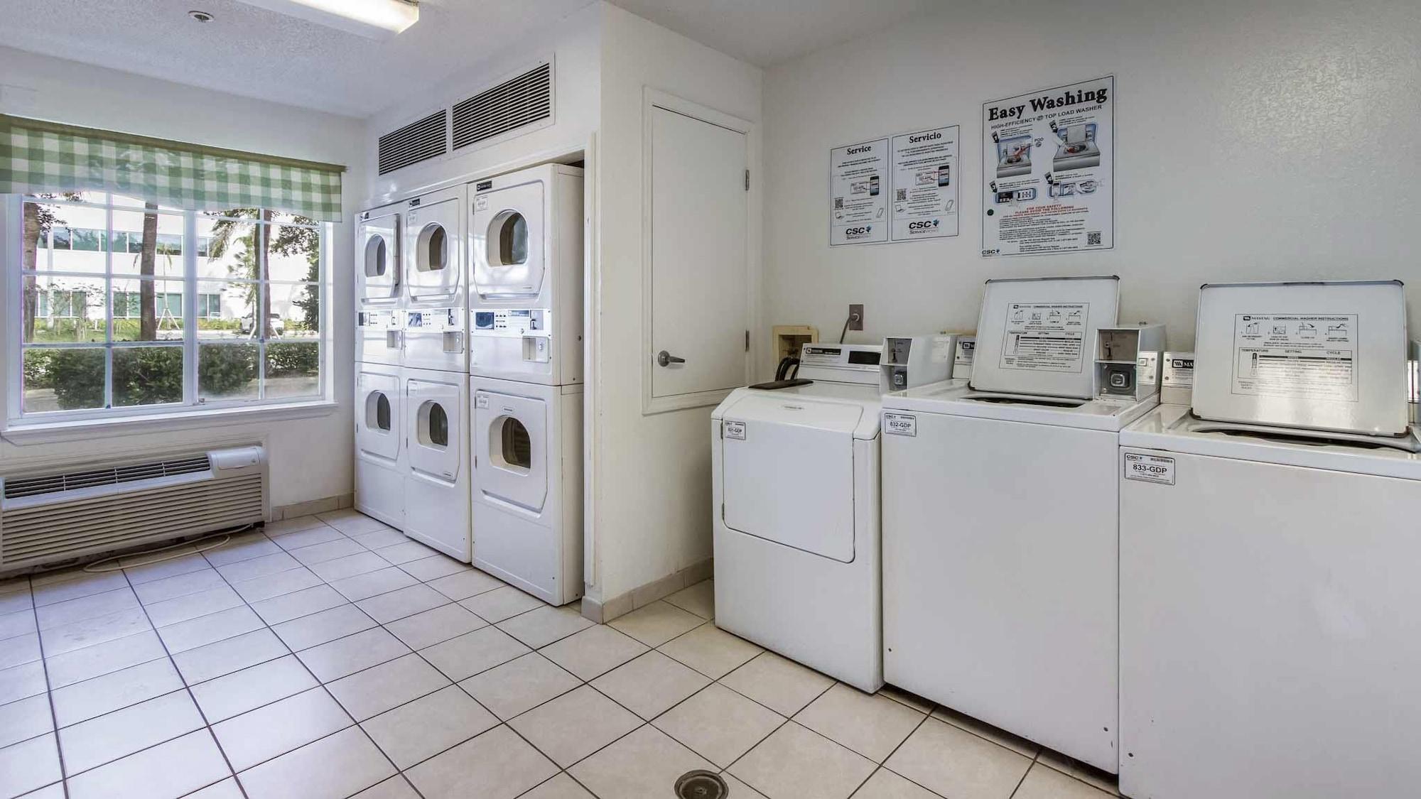 Varios Studio 6 Coral Springs, FL - Fort  Lauderdale