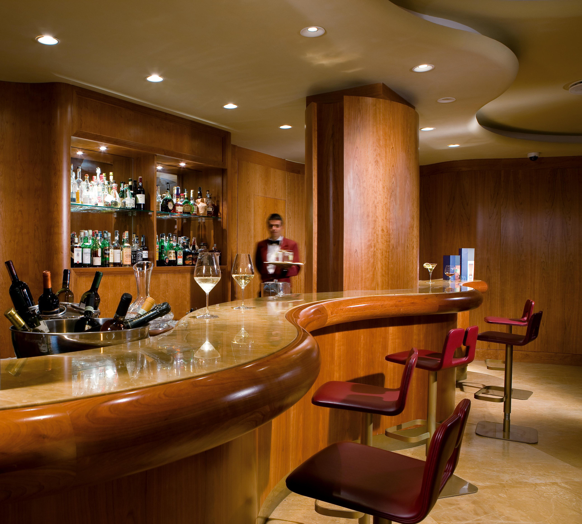 Vista Lobby Royal Continental Hotel Naples