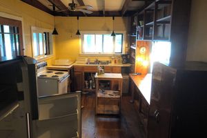 Alquiler Vacacional - Rustic 2-bedroom cabin on Mountain Lake, Towanda PA