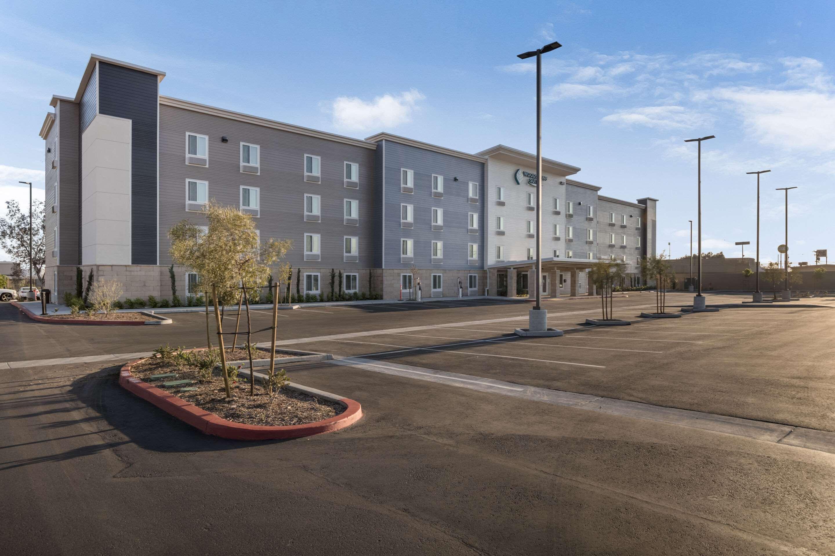 Vista Exterior WoodSpring Suites Colton