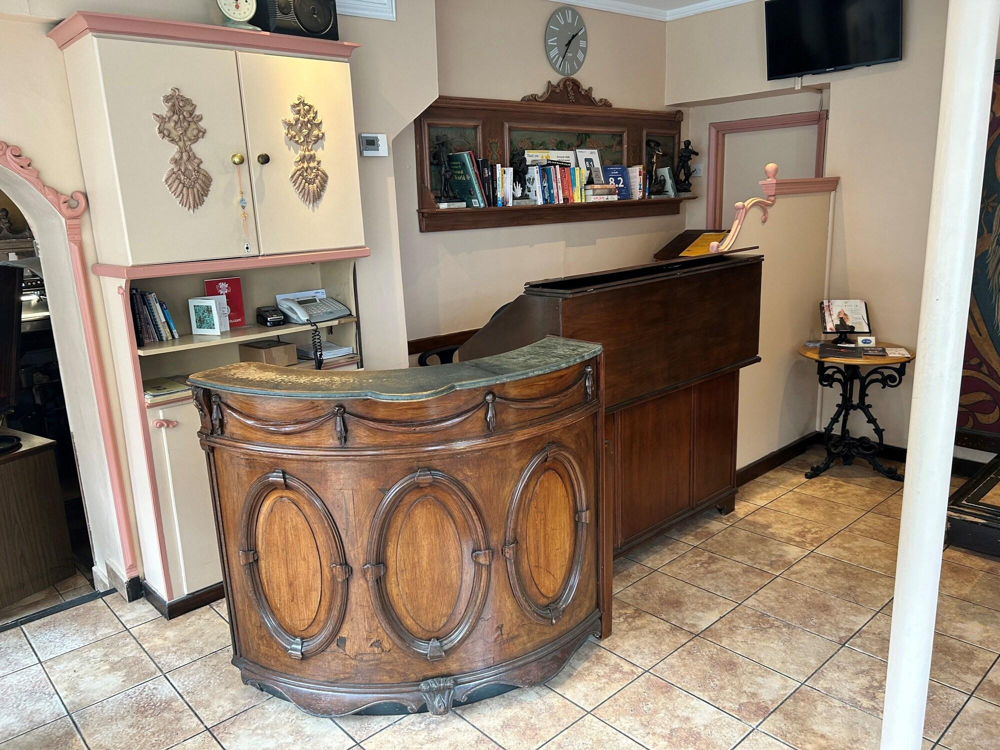 Vista Lobby La Gaffe