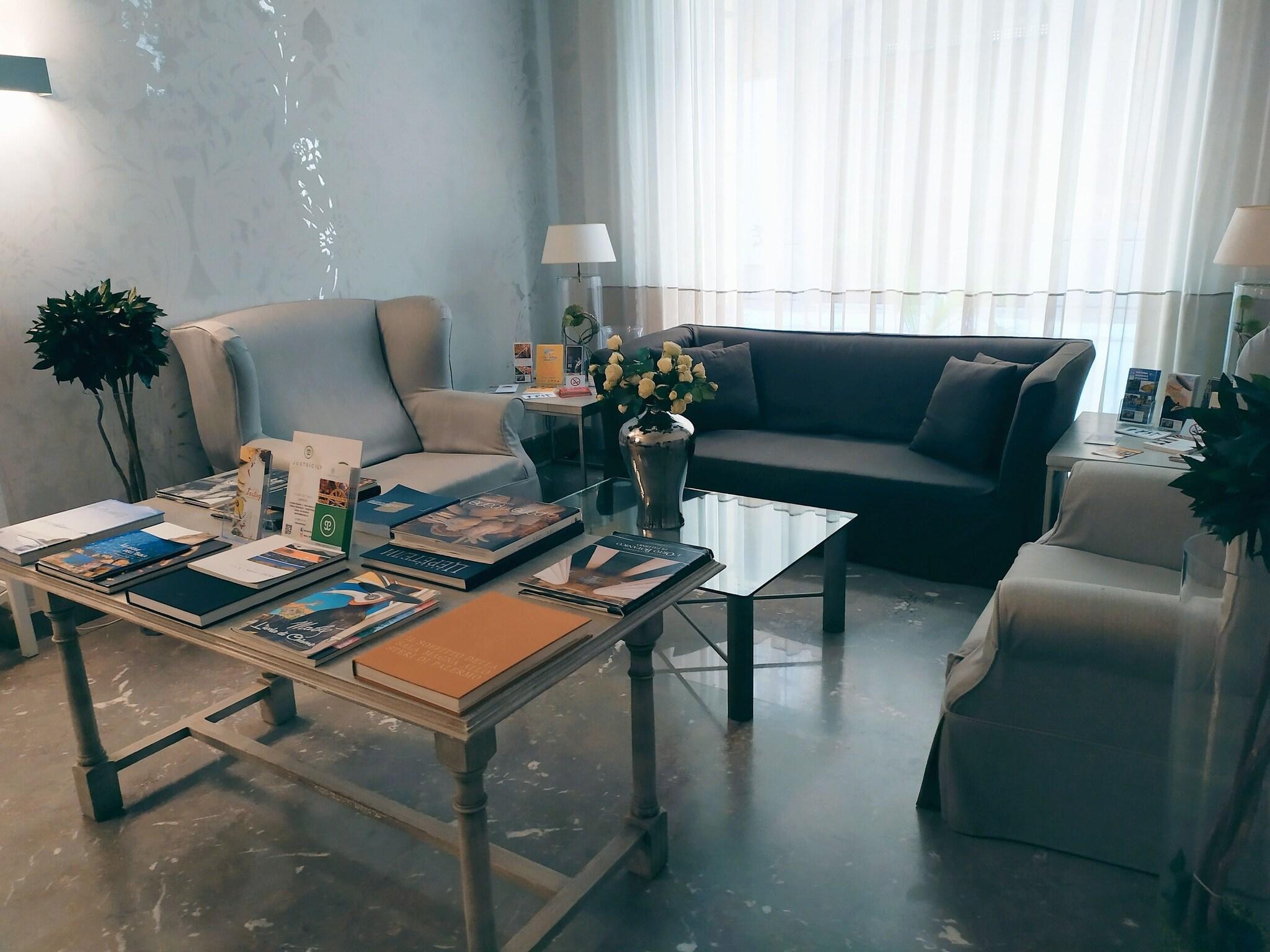 Vista Lobby Hotel Porta Felice & Spa