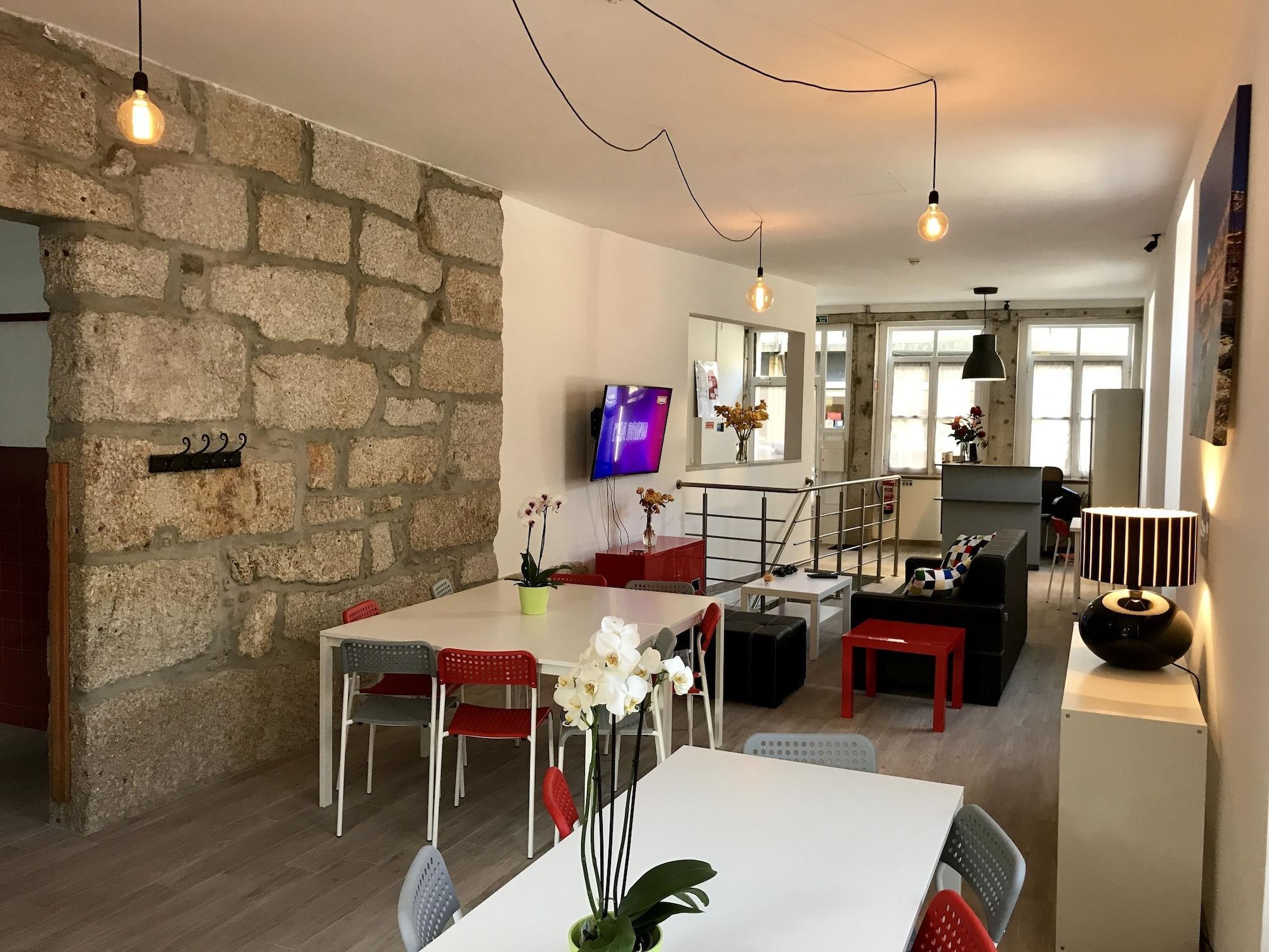 Vista Lobby Urban Garden Porto Central Hostel