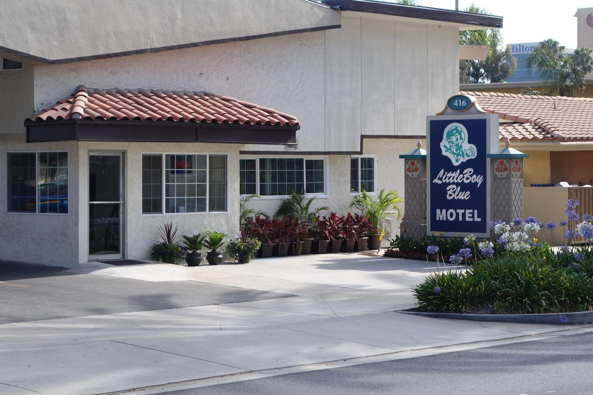 Varios Little Boy Blue Motel