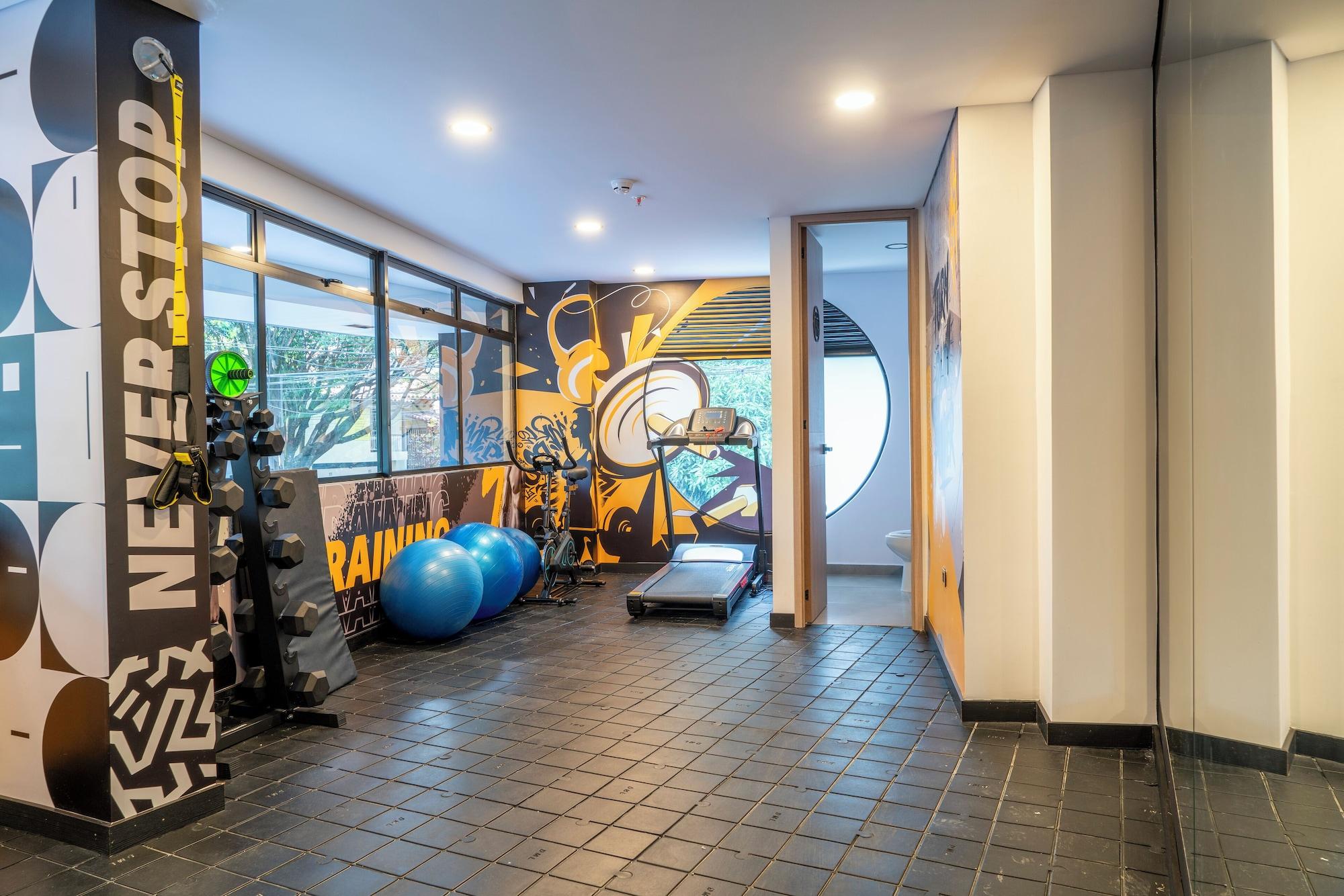 Gimnasio Hotel Living 35 Suites