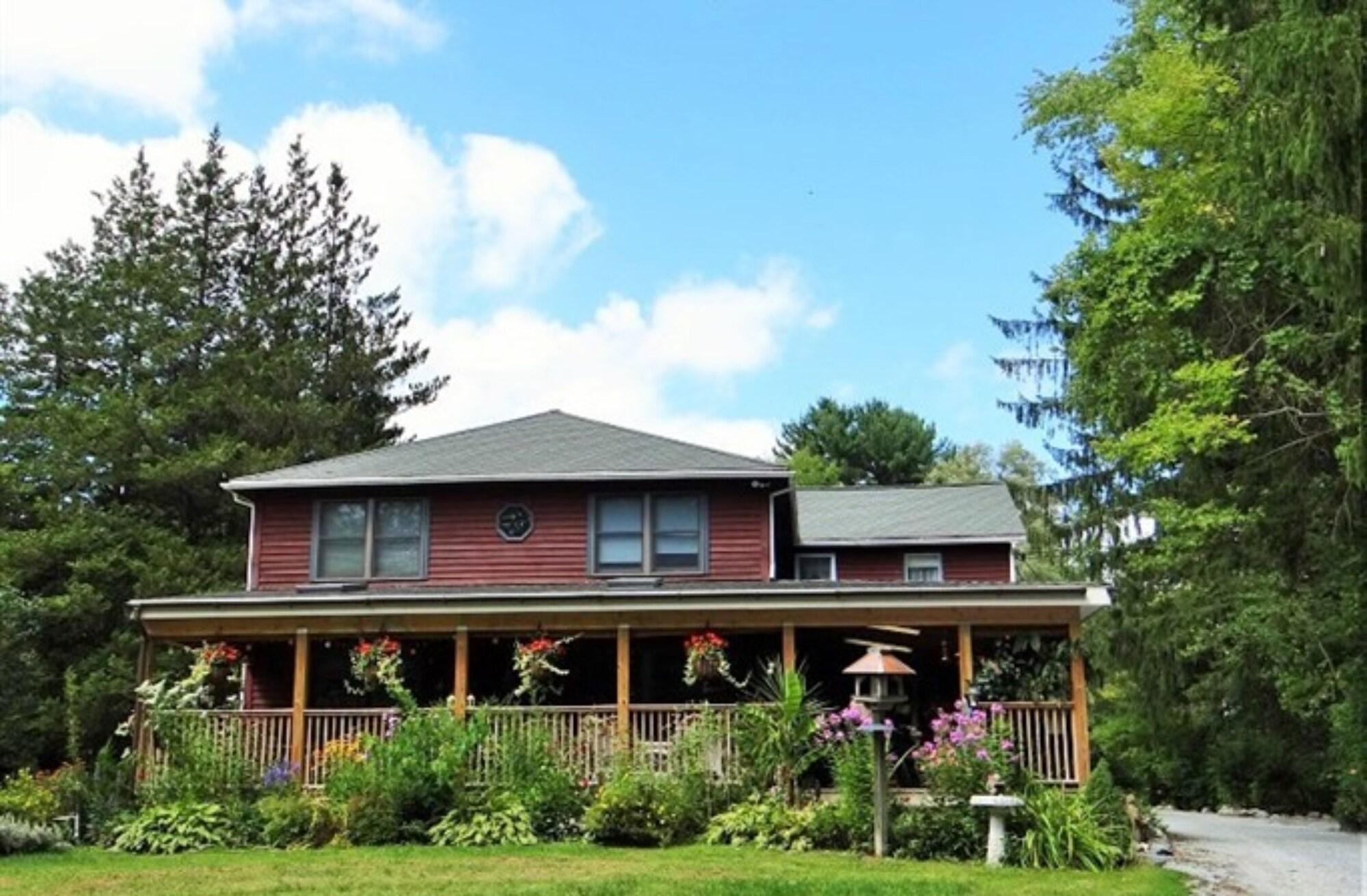 Varios Eastgate Inn B&B