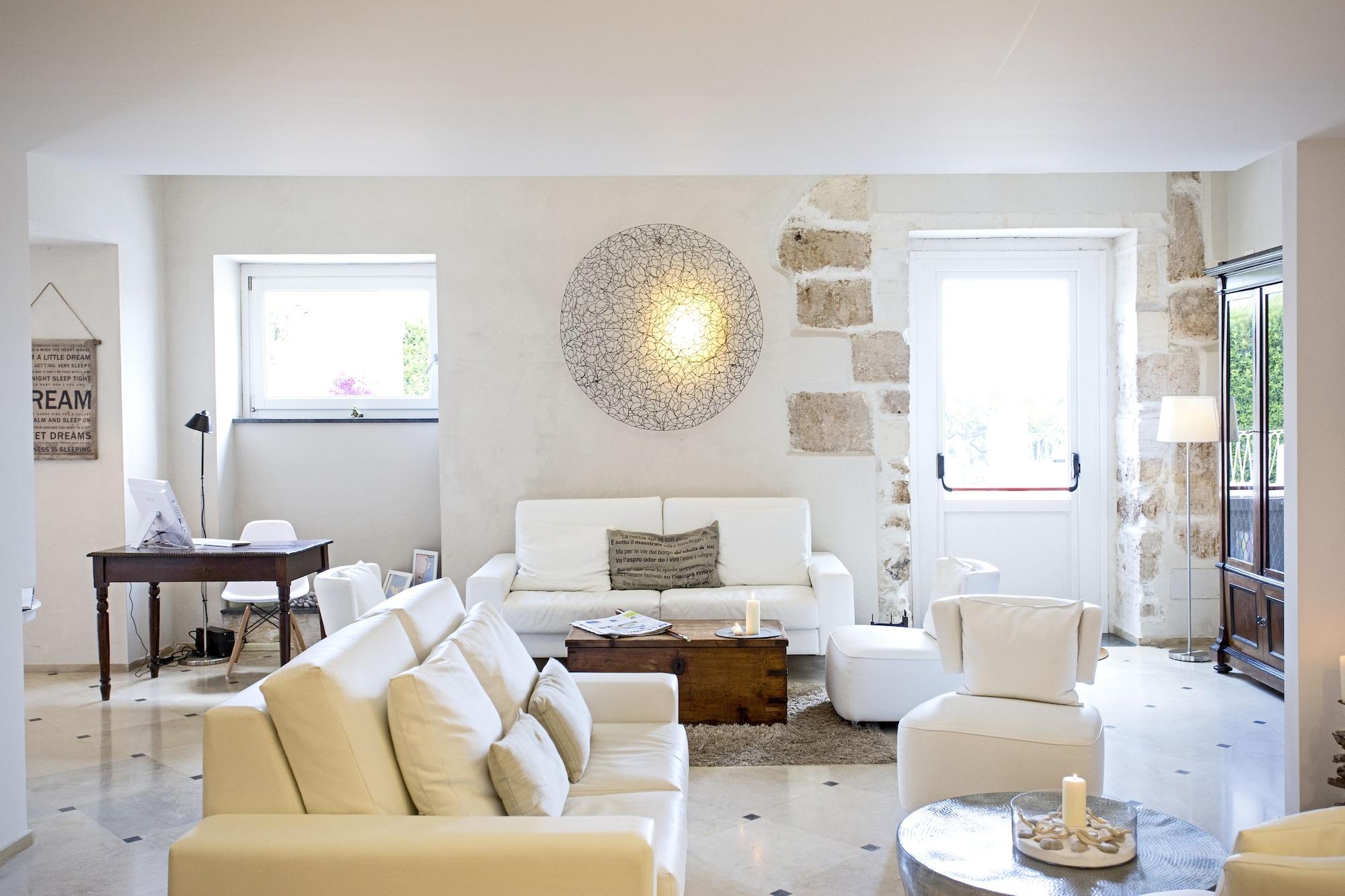 Vista Lobby Borgo Pantano