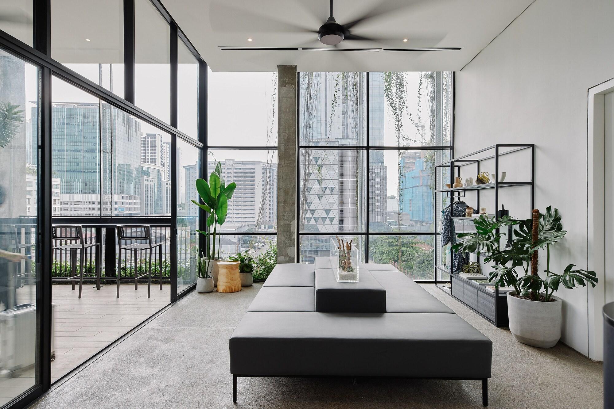 Vista Lobby Lloyd's Inn Kuala Lumpur