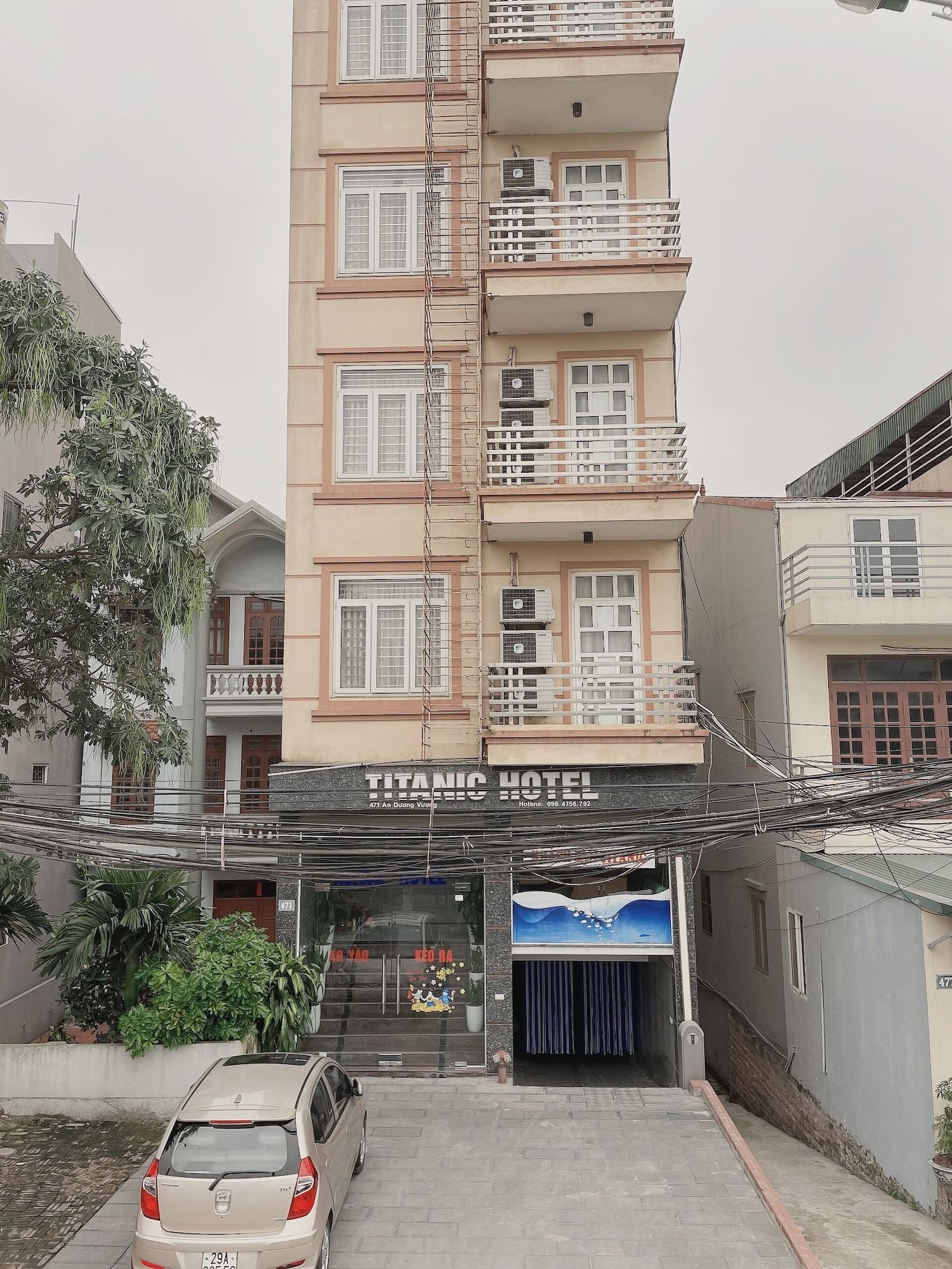 Equipamiento de Habitación Titanic Hotel