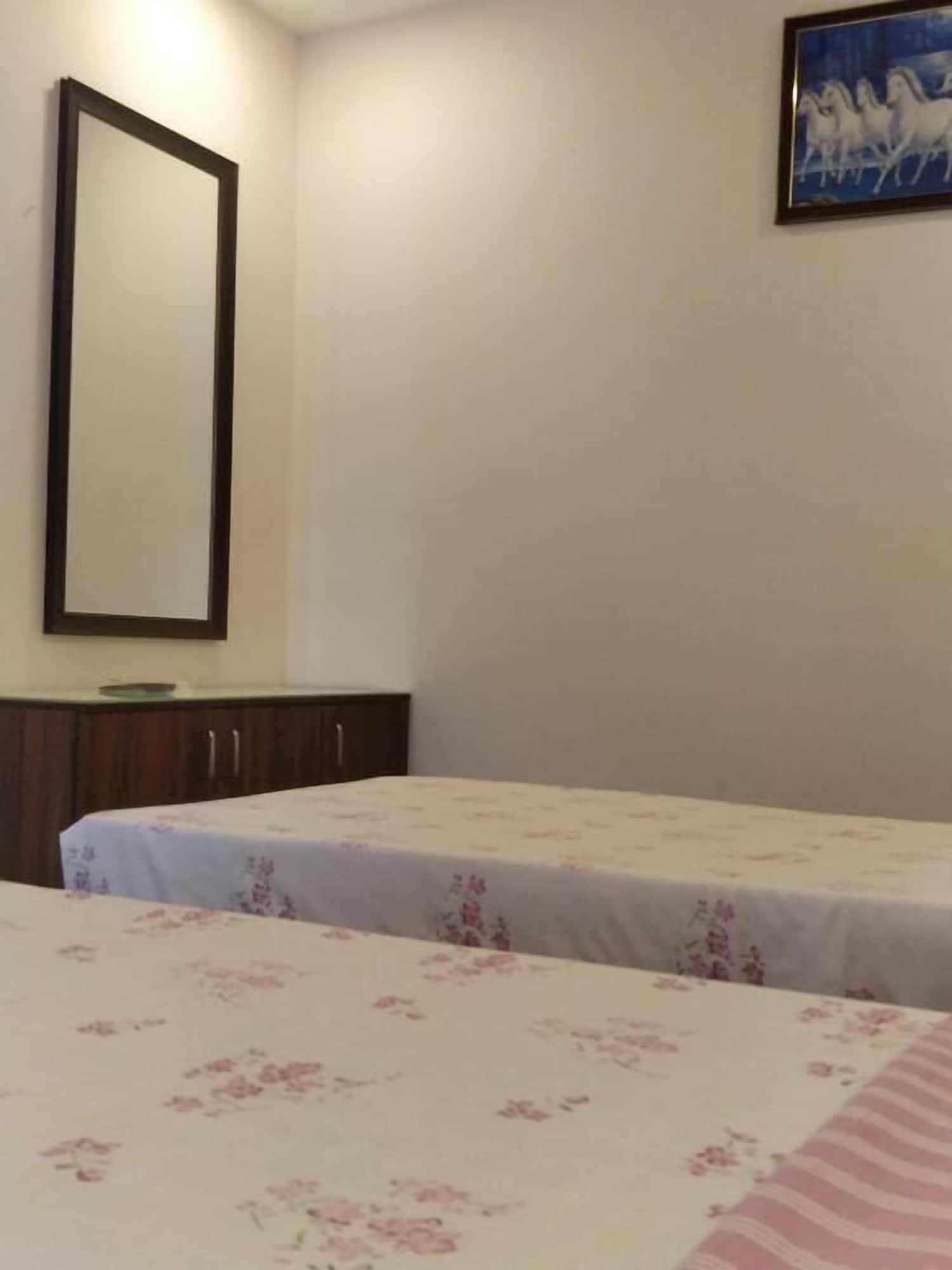 Habitación MAJESTIC INN