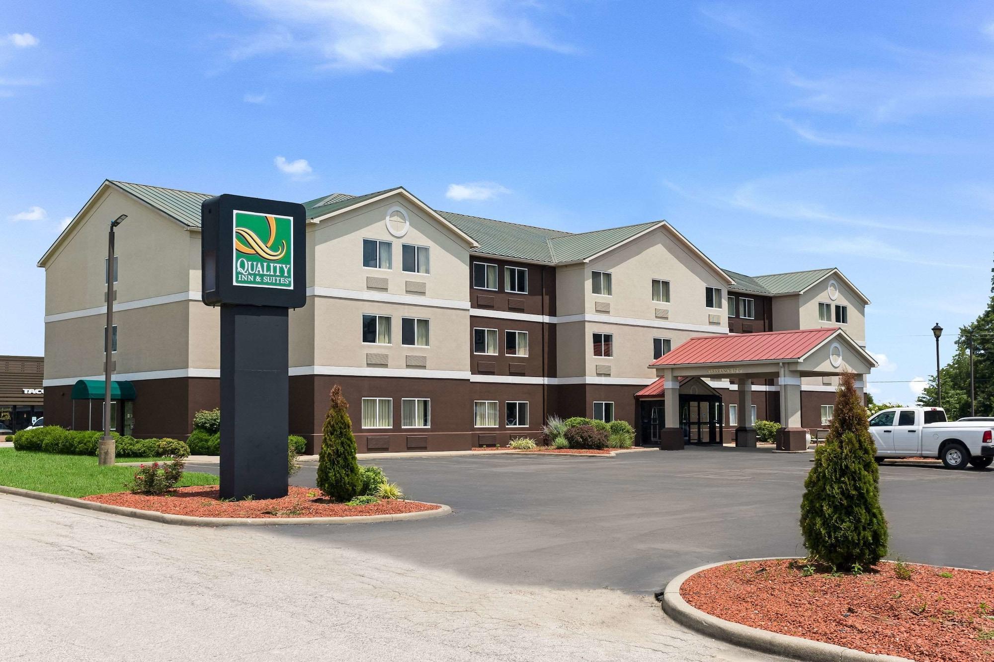 Varios Quality Inn & Suites