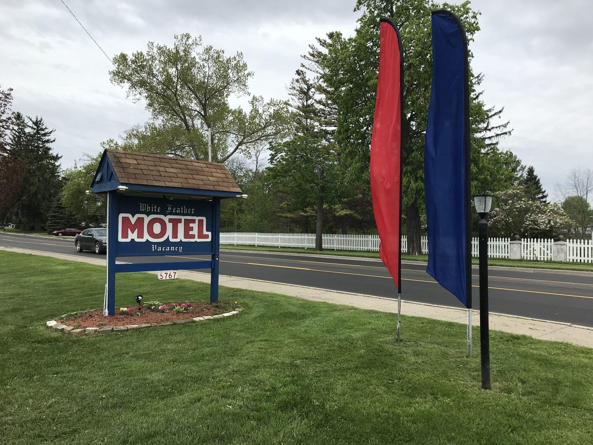 Varios White Feather Motel