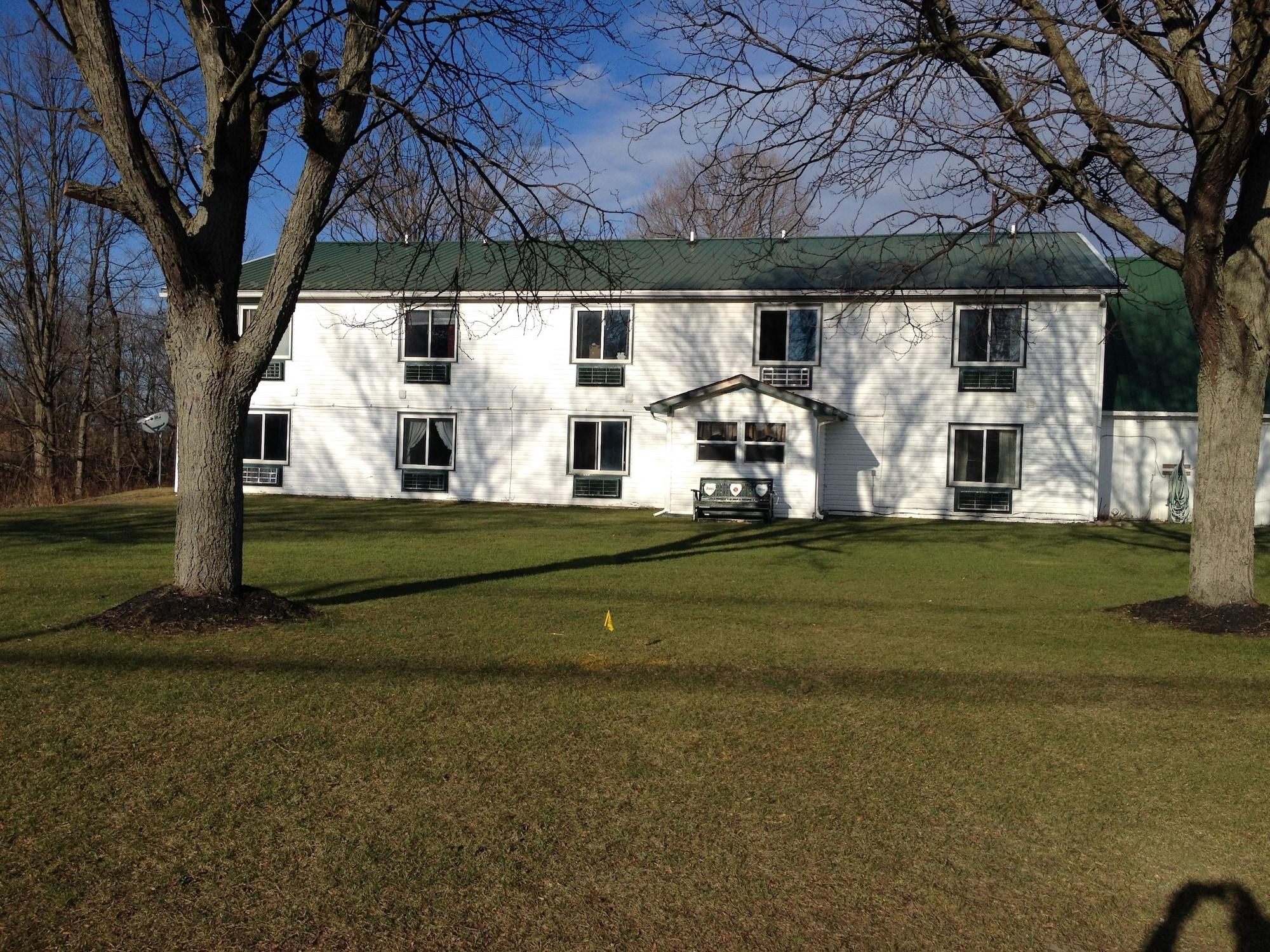 Varios Chaffee Lodge