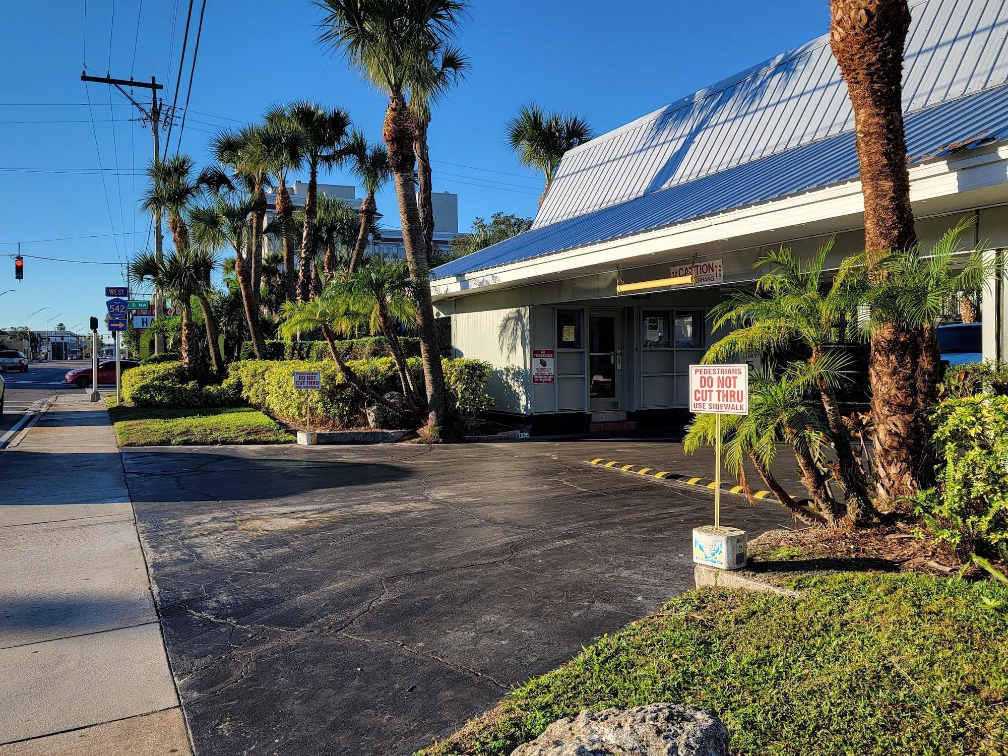 Vista Exterior Budget Inn Winter Haven