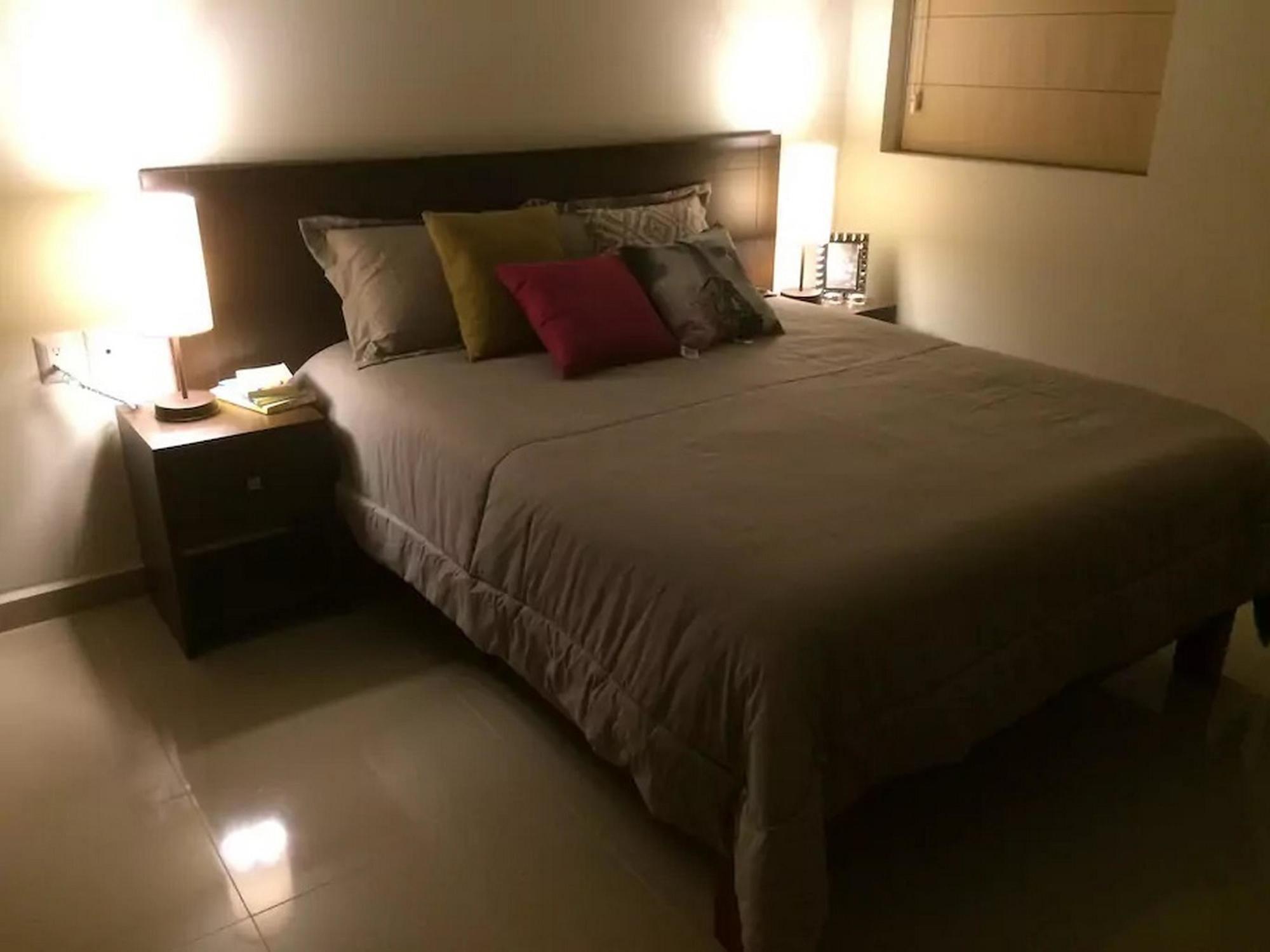 Varios Condo Dorada