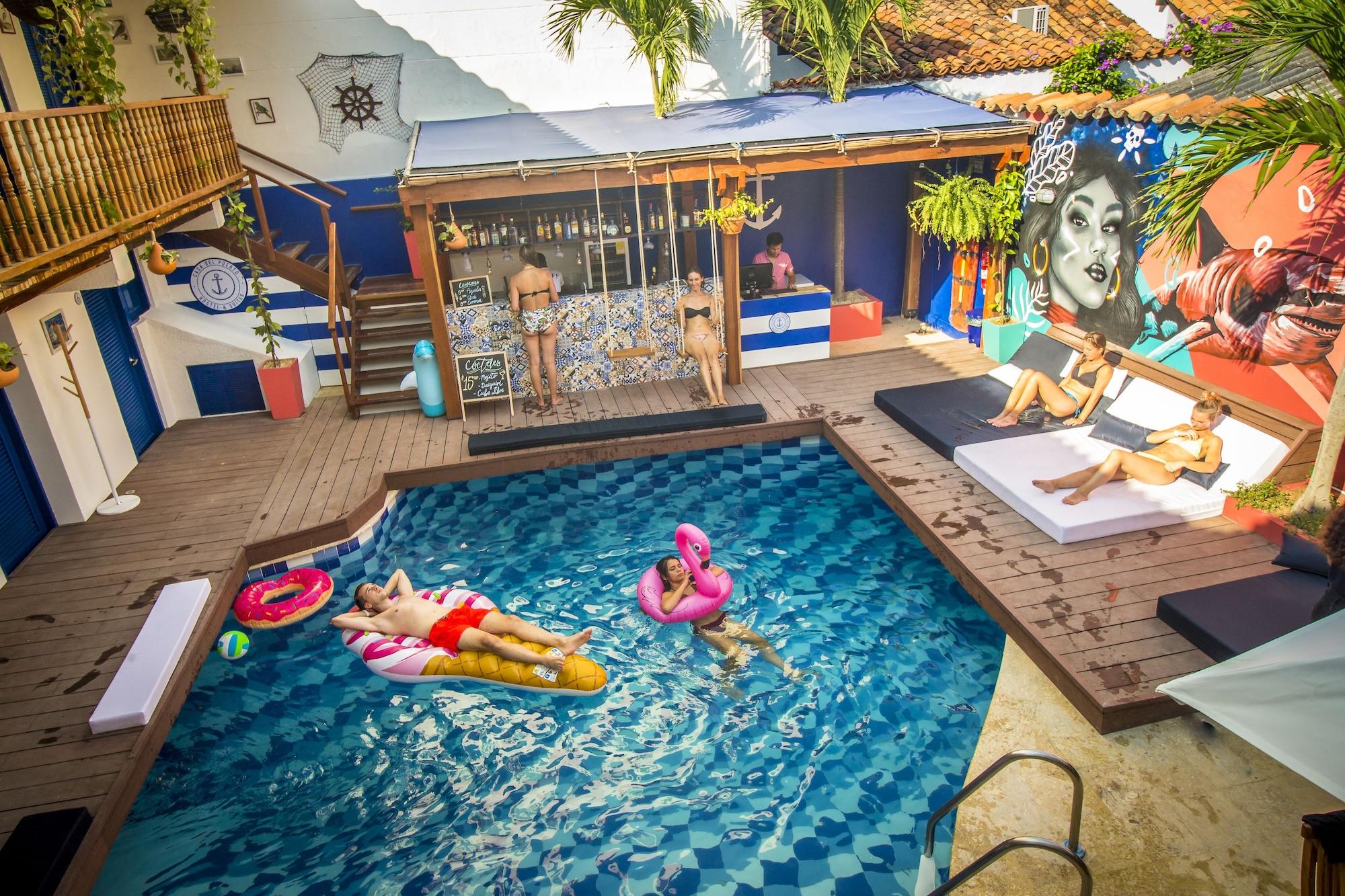 Varios Casa del Puerto Hostel & Suites