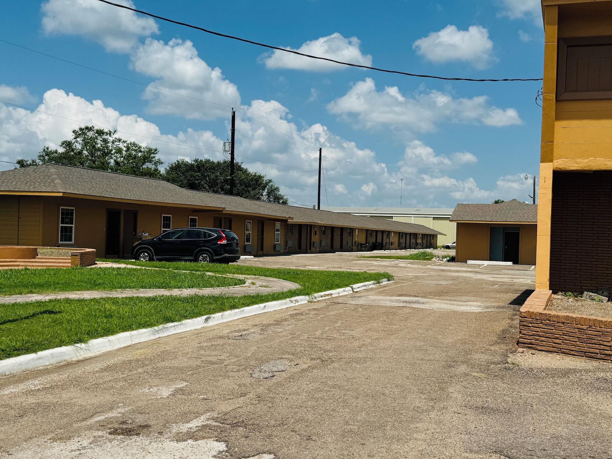 Vista Exterior EXPRESS INN & SUITES