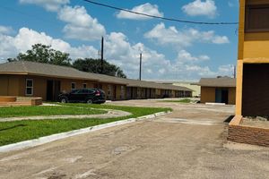 Alojamiento - EXPRESS INN & SUITES
