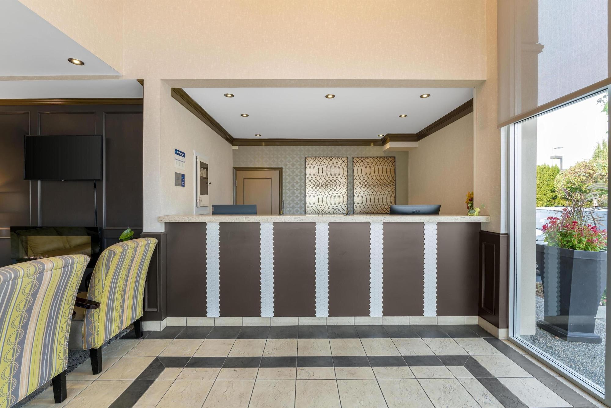 Vista Lobby Best Western King George Inn & Suites