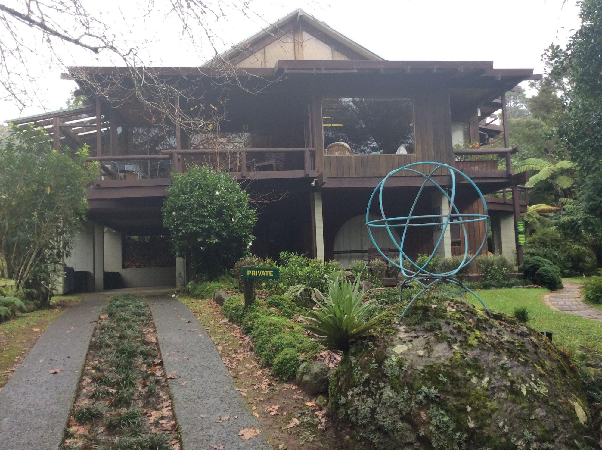 Vista Exterior Rapaura Watergardens