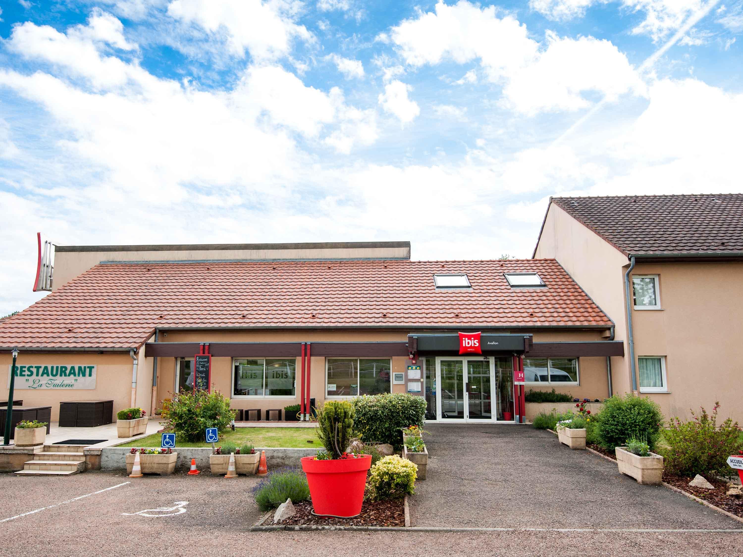 Vista Exterior ibis Avallon