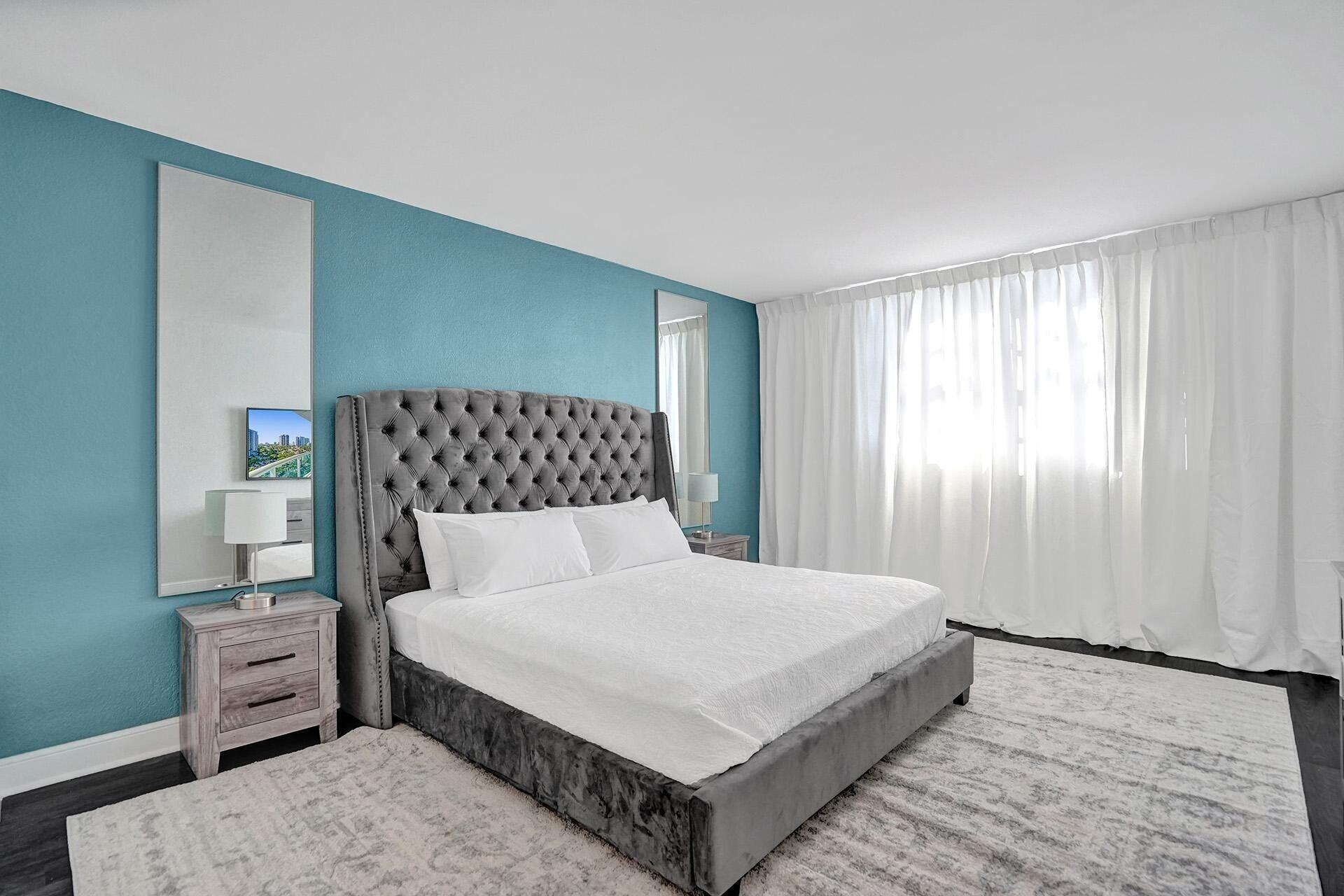 Varios Sunny Isles 4 Bedrooms on the beach