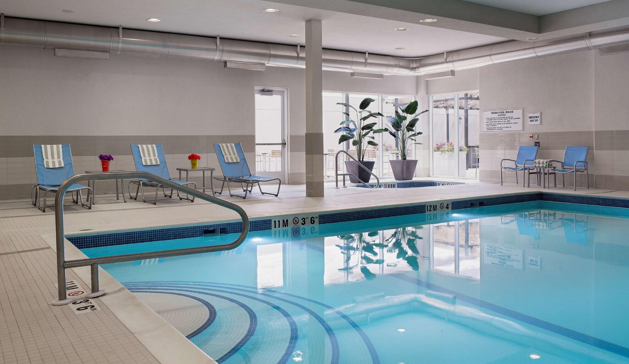 Vista Piscina Homewood Suites by Hilton Winnipeg Airport-Polo Park, MB