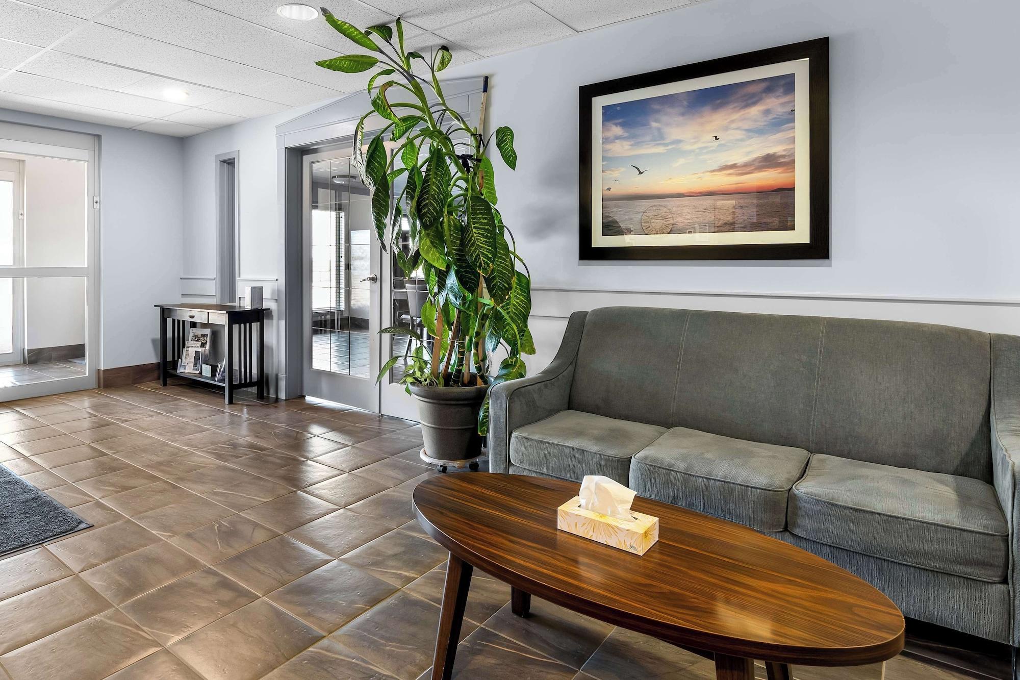 Vista Lobby SureStay Studio by Best Western Hardisty