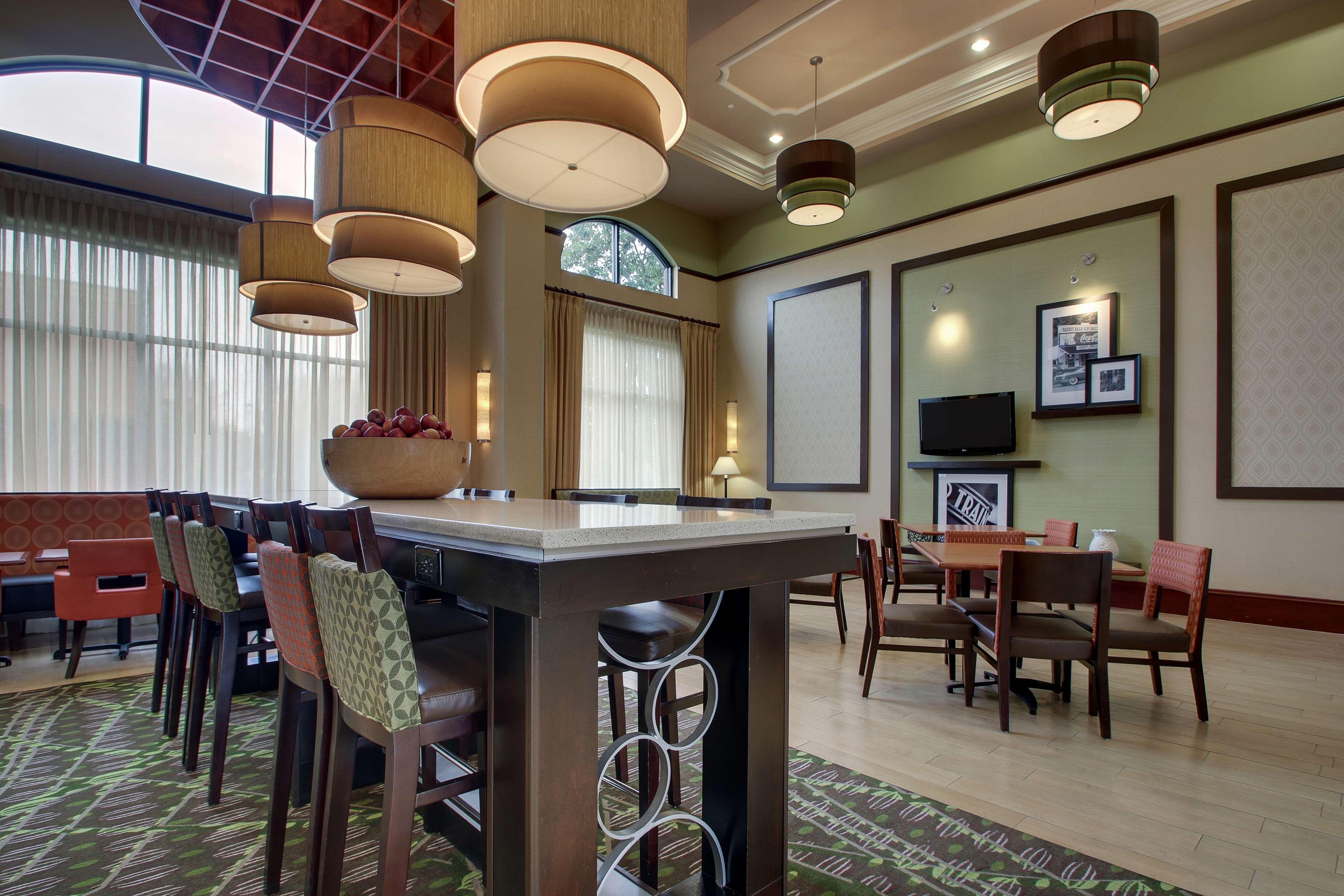 Vista Lobby Hampton Inn & Suites Spartanburg-I-26-Westgate Mall