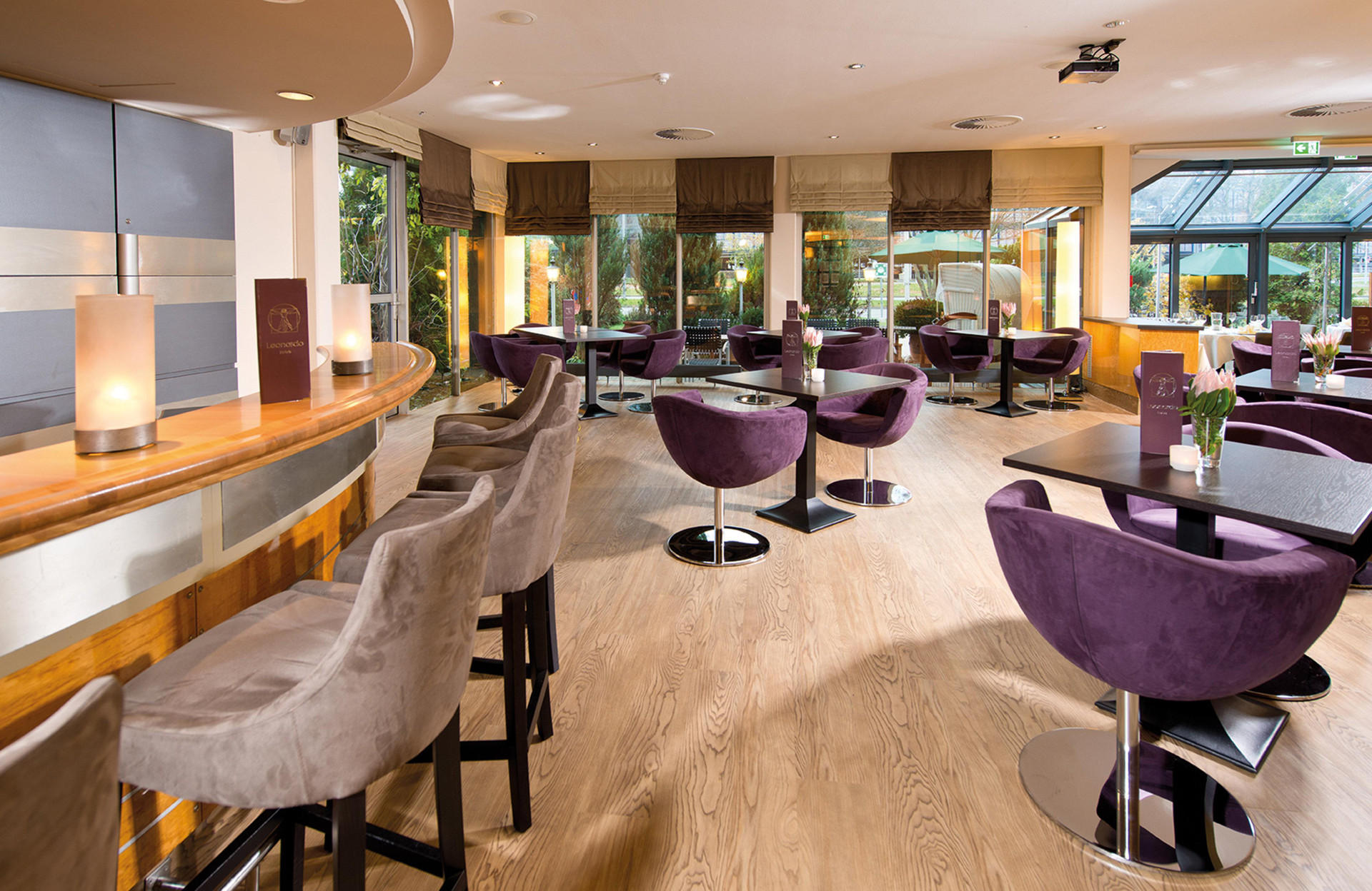 Bar/Salón Leonardo Hotel Hannover Airport