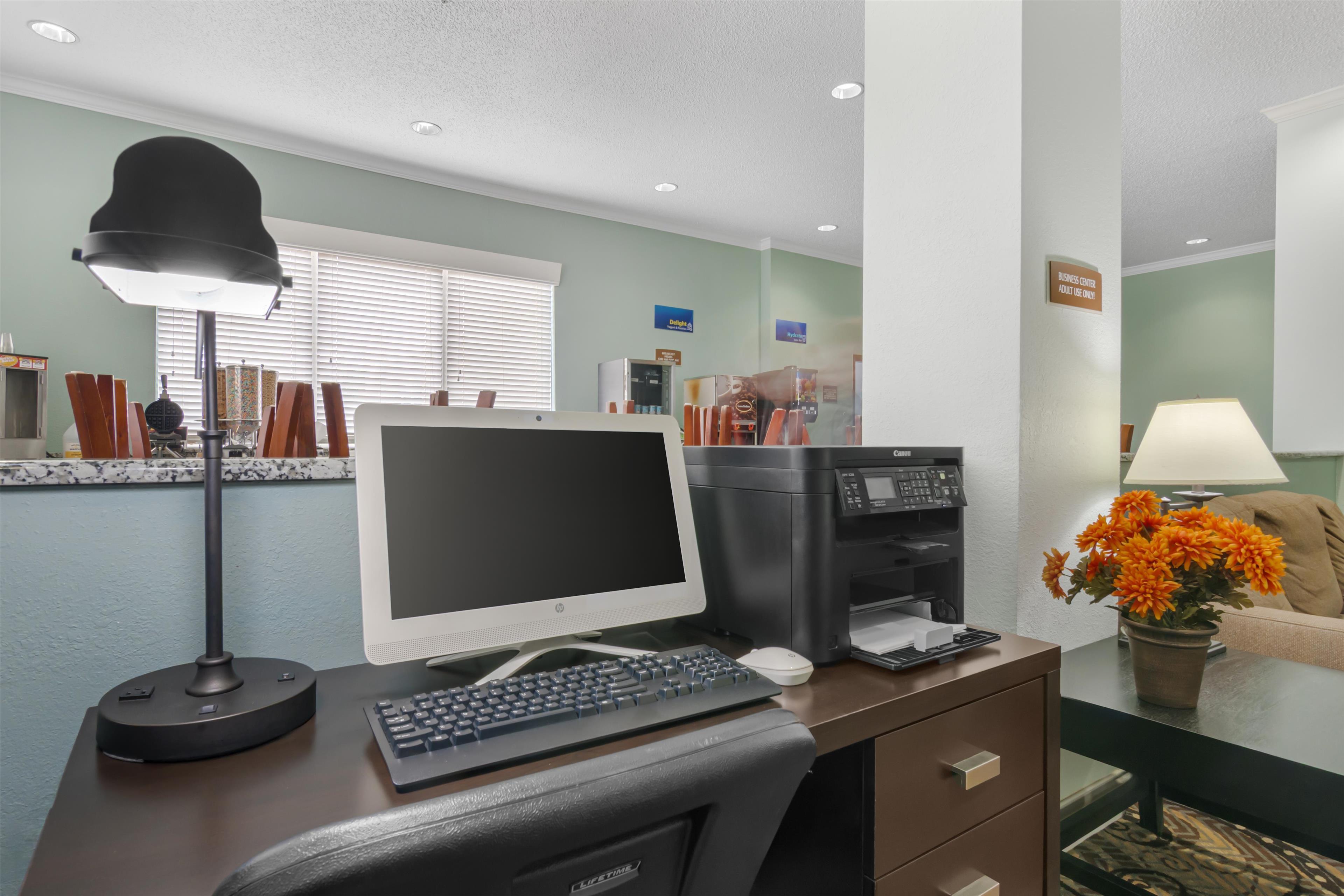 Centro de Negocios Best Western Teal Lake Inn