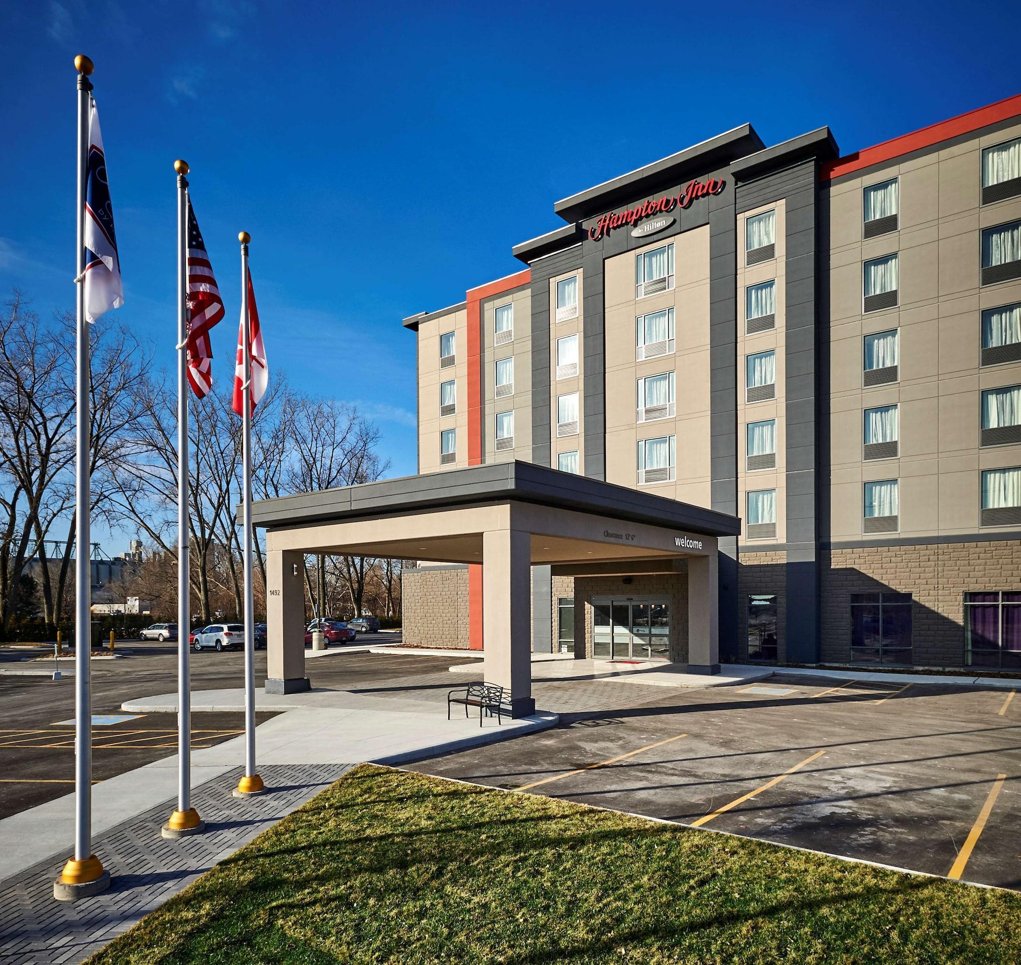 Vista Exterior Hampton Inn by Hilton Sarnia/Point Edward