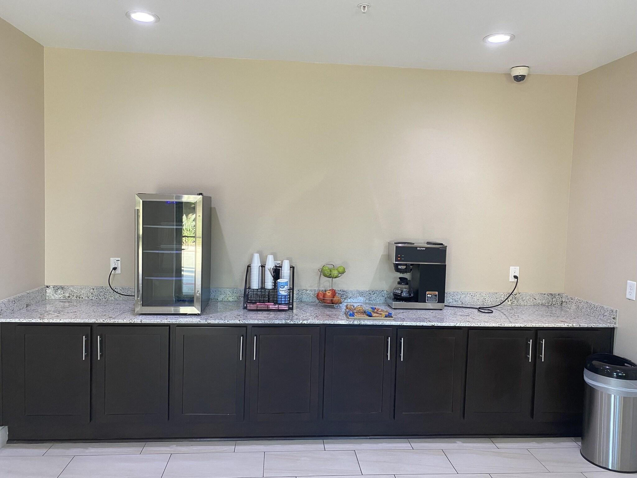 Restaurant Palace Inn 290 & Jones Rd