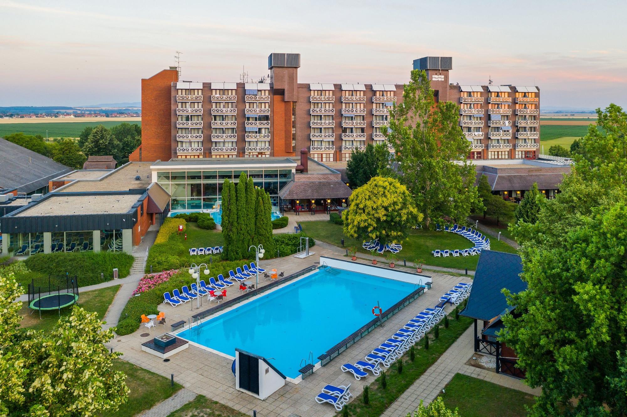 Vista Exterior Danubius Hotel Bük
