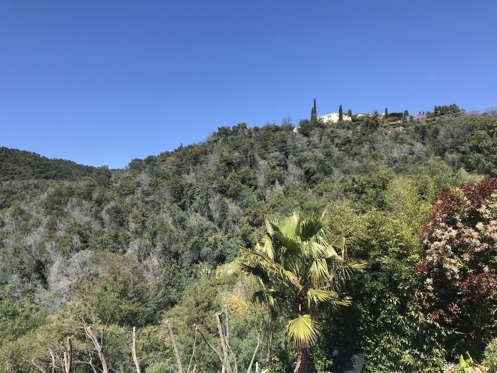 Vista Exterior Villa Colina