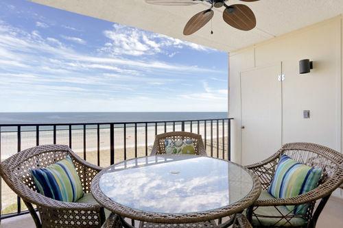 Equipamiento de Habitación Amelia South D6 by RedAwning