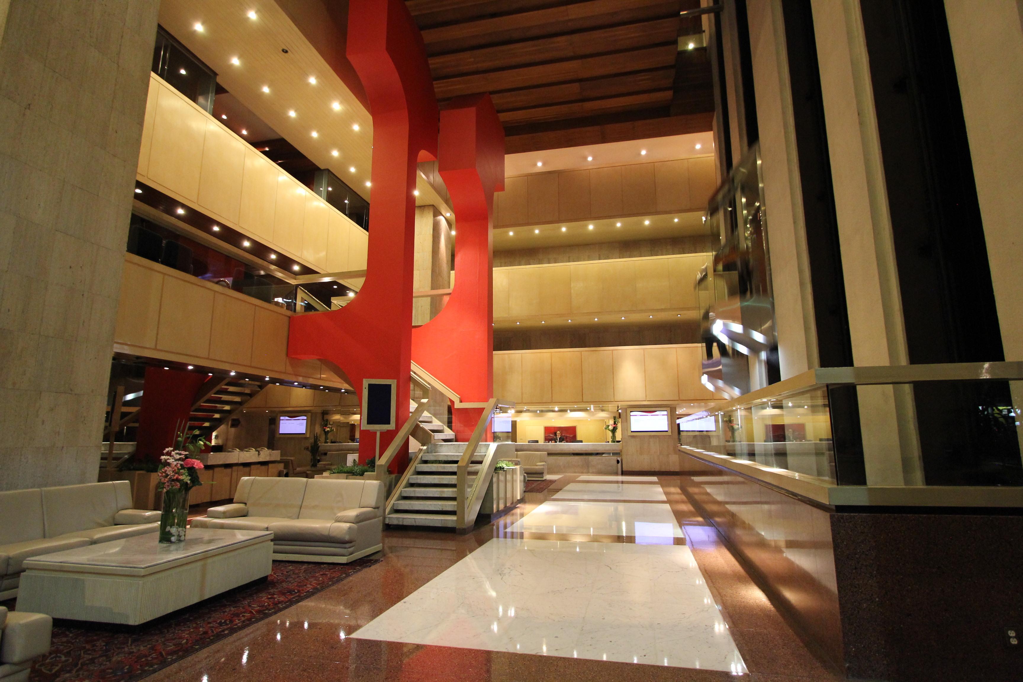 Vista Lobby Hotel Sevilla Palace