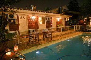 Alojamiento - Bernie's Bed & Breakfast , A 3 KILOMETROS DEL AEROP EZEIZA, VAN ,IN-OUT, FREE EZEIZA AIRPORT